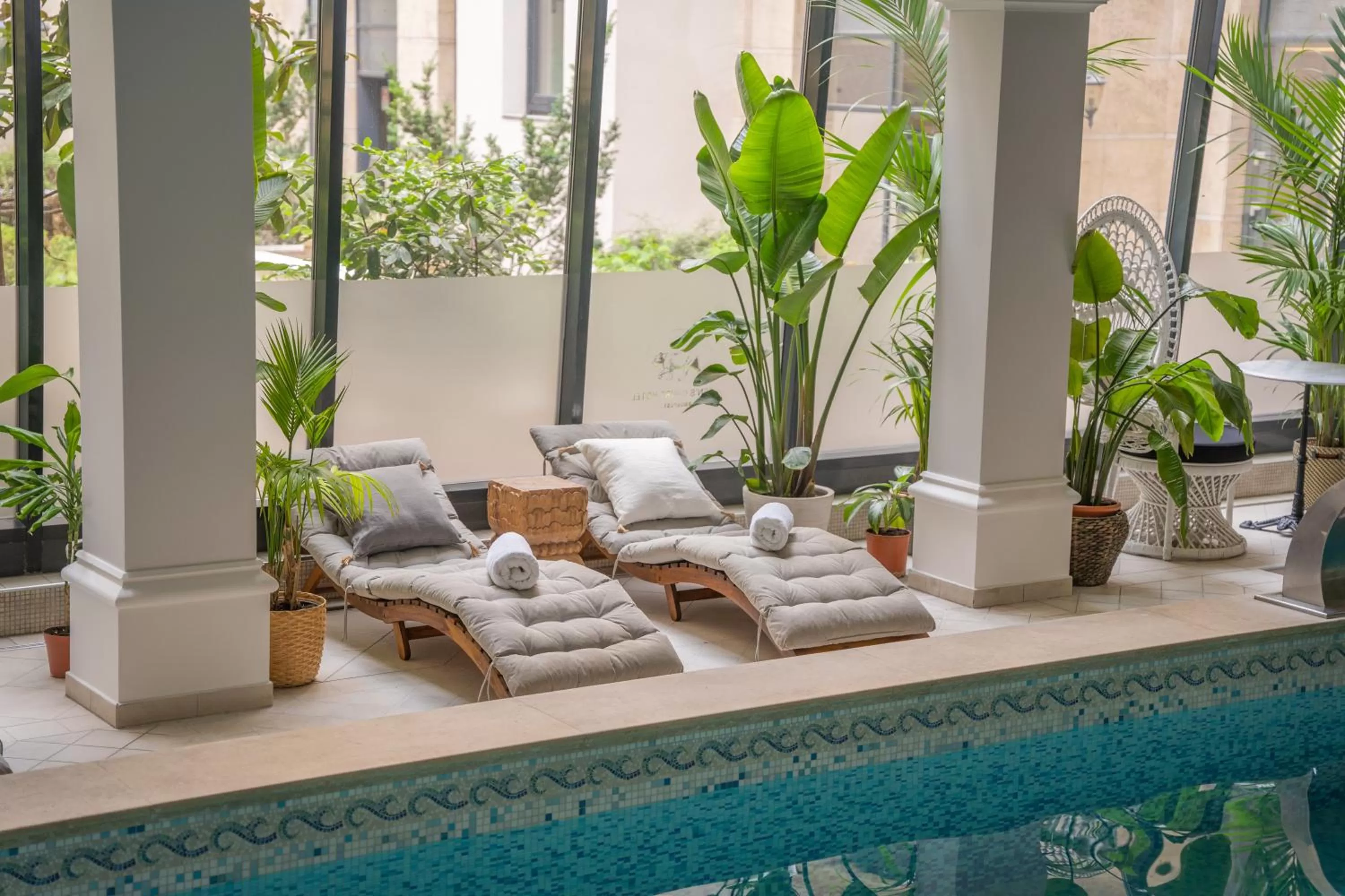 Swimming pool in Queen's Court Hotel & Residence