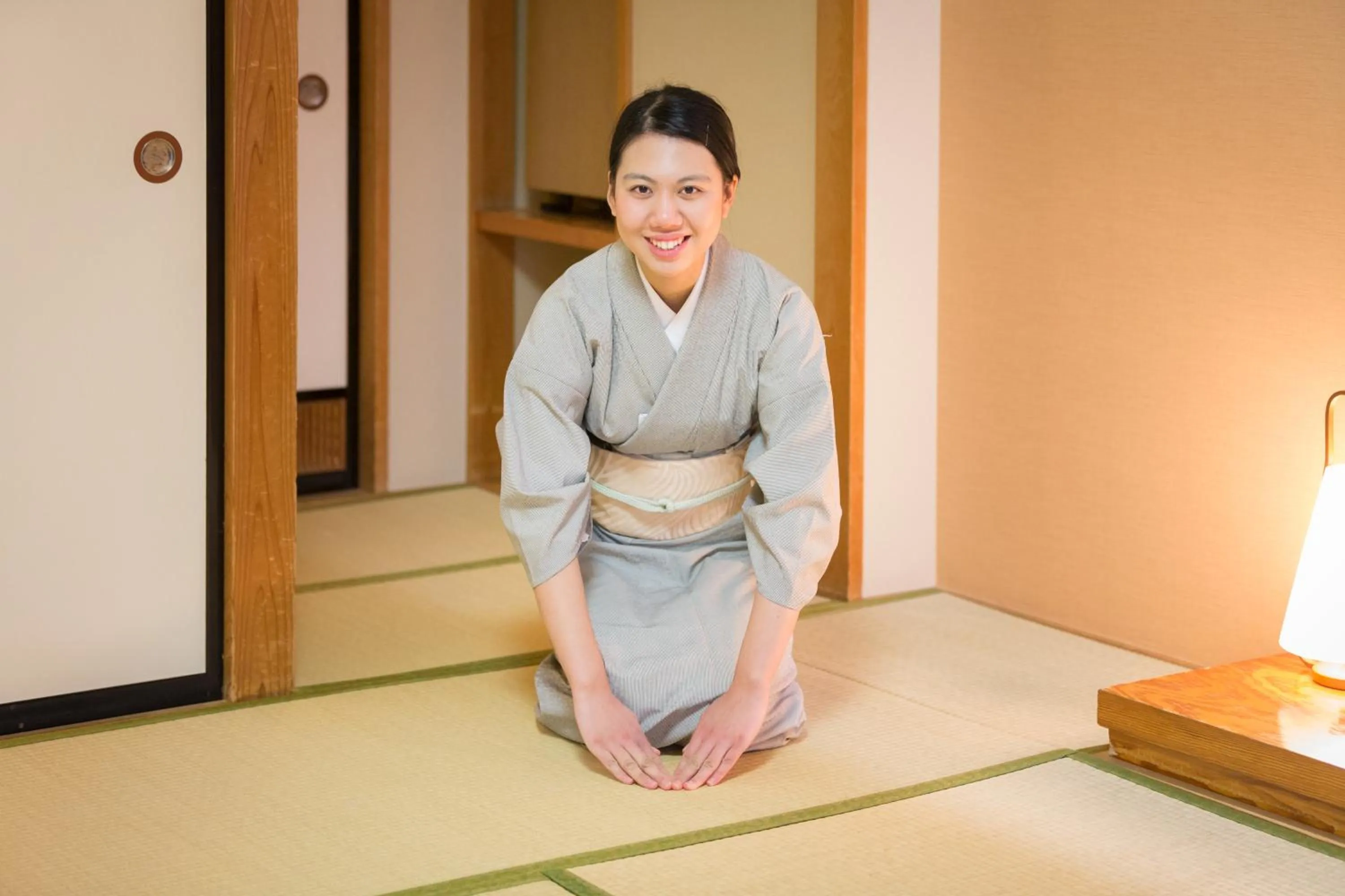 Staff in Honjin Hiranoya Annex