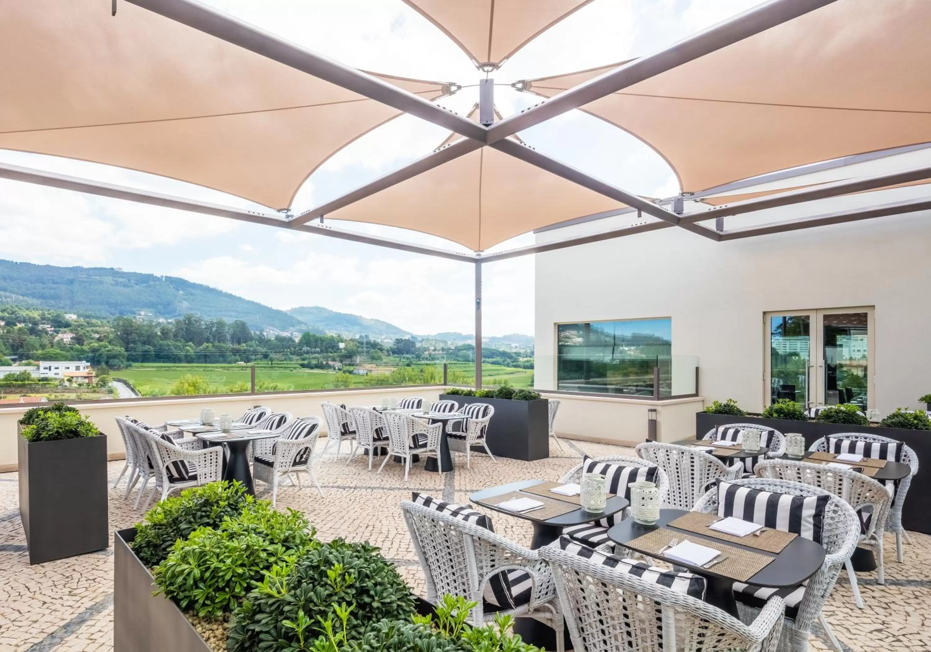 Restaurant/places to eat in Cidnay Santo Tirso - Charming Hotel & Executive Center