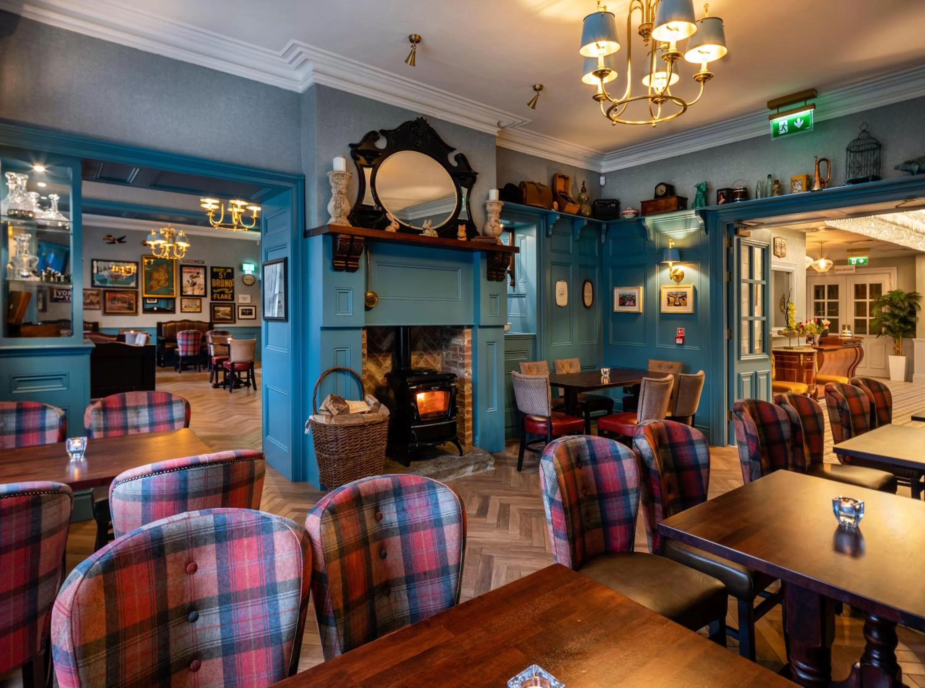 Restaurant/places to eat in Avalon House Hotel