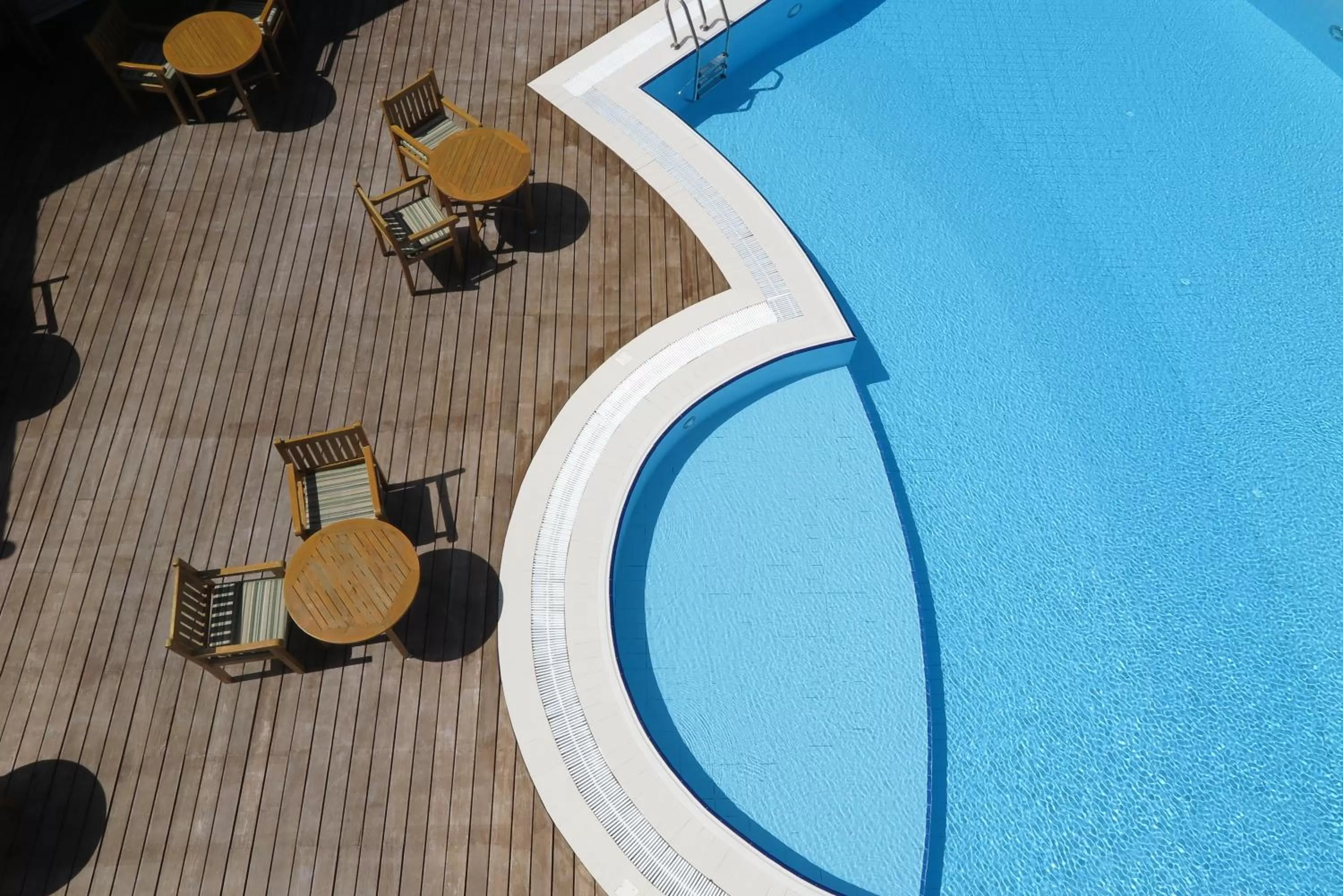 Restaurant/places to eat in Canareef Resort Maldives