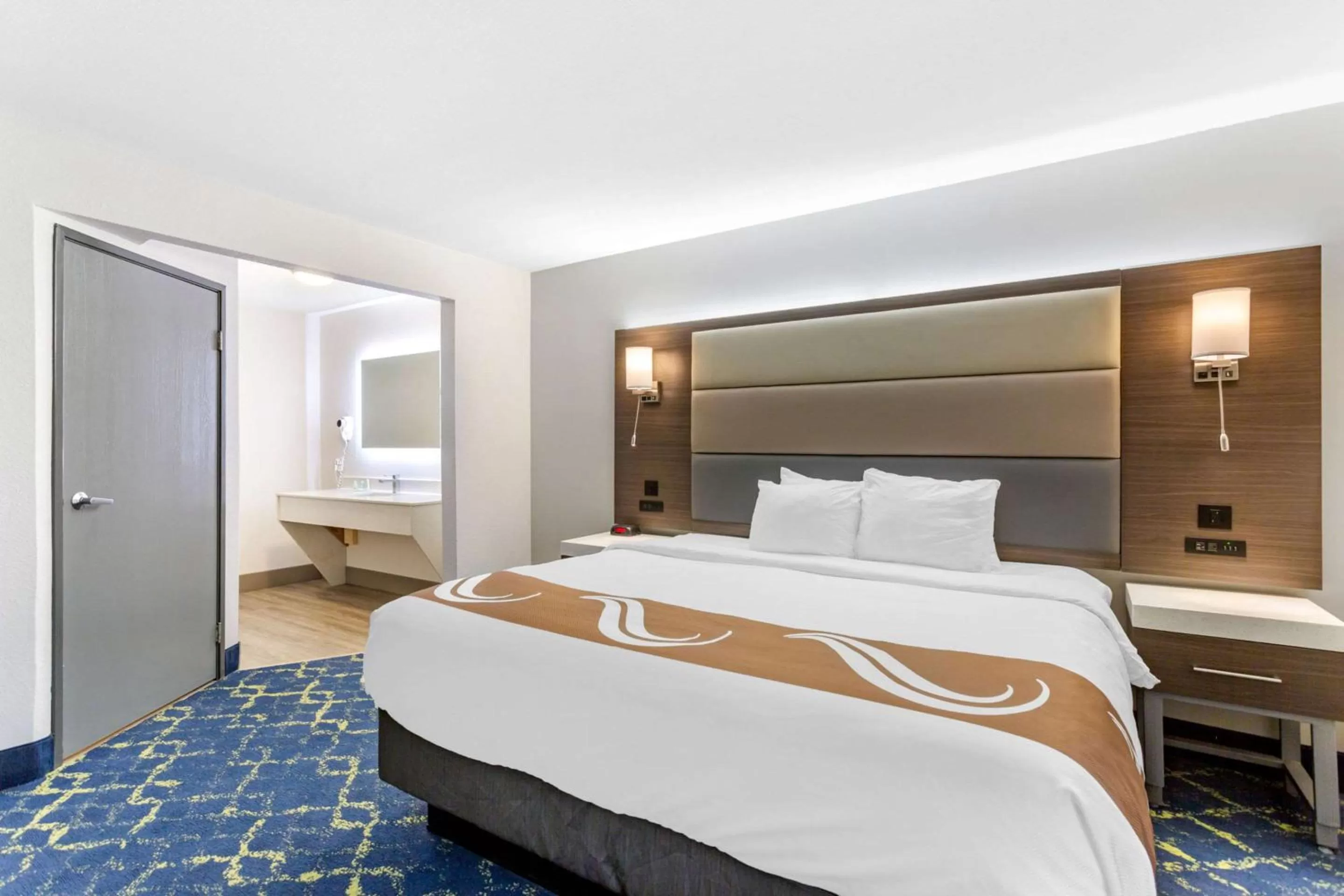 Photo of the whole room, Bed in Quality Inn Murfreesboro-University Area