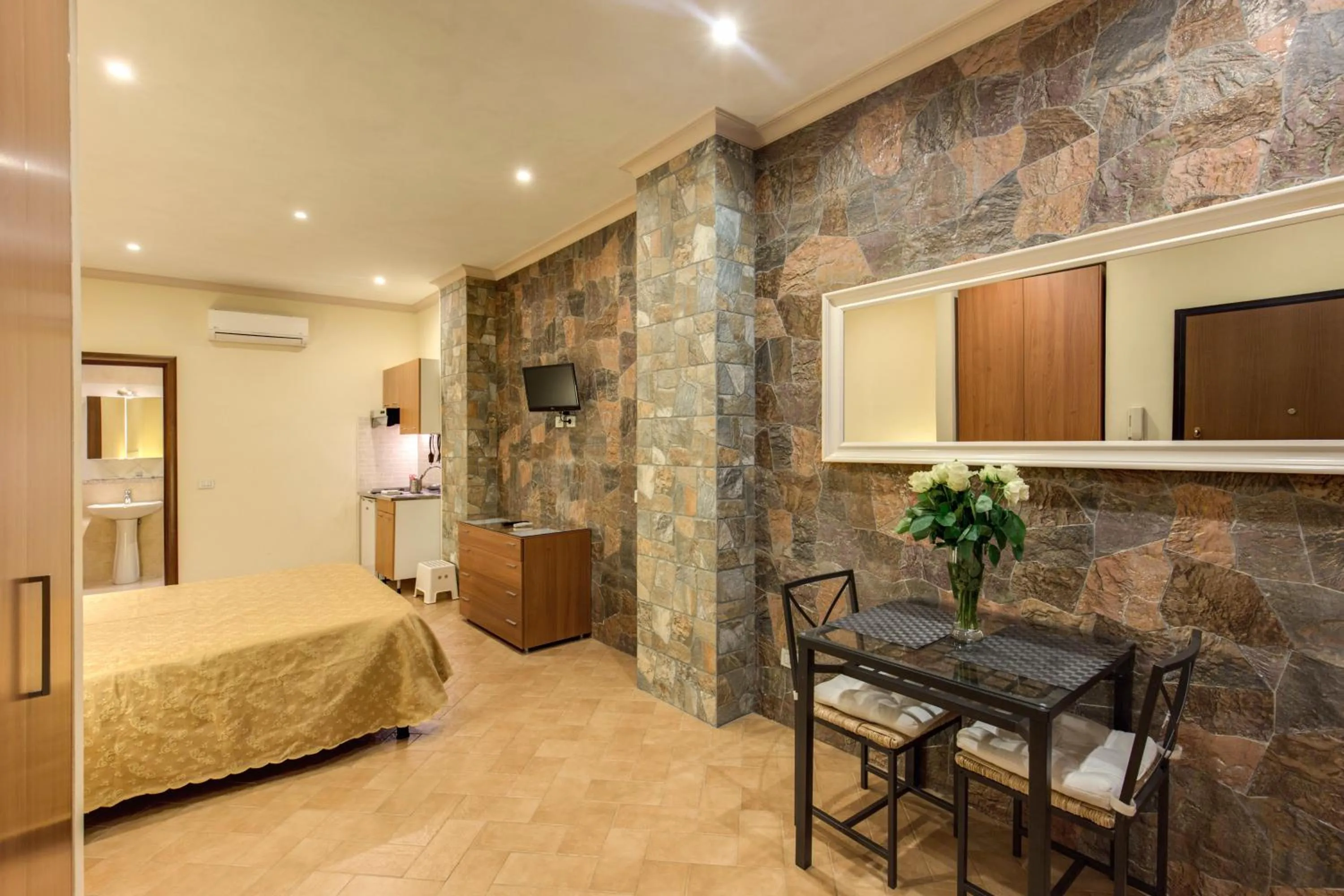 Photo of the whole room, Bed in Hotel Artorius