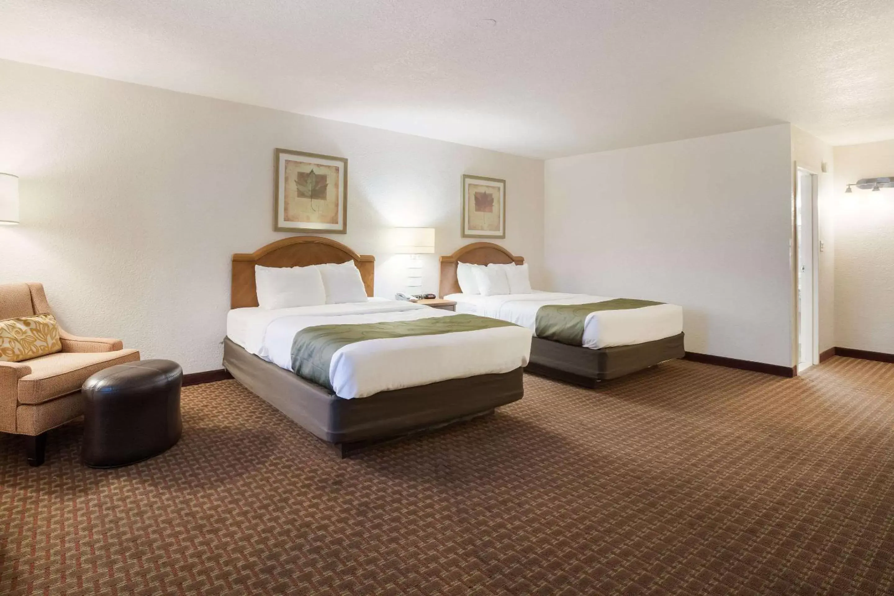 Standard Queen Room with Two Queen Beds - Non-Smoking in Quality Inn & Suites Lake Havasu City Standard Queen Room with Two Queen Beds - Non-Smoking in Quality Inn & Suites Lake Havasu City