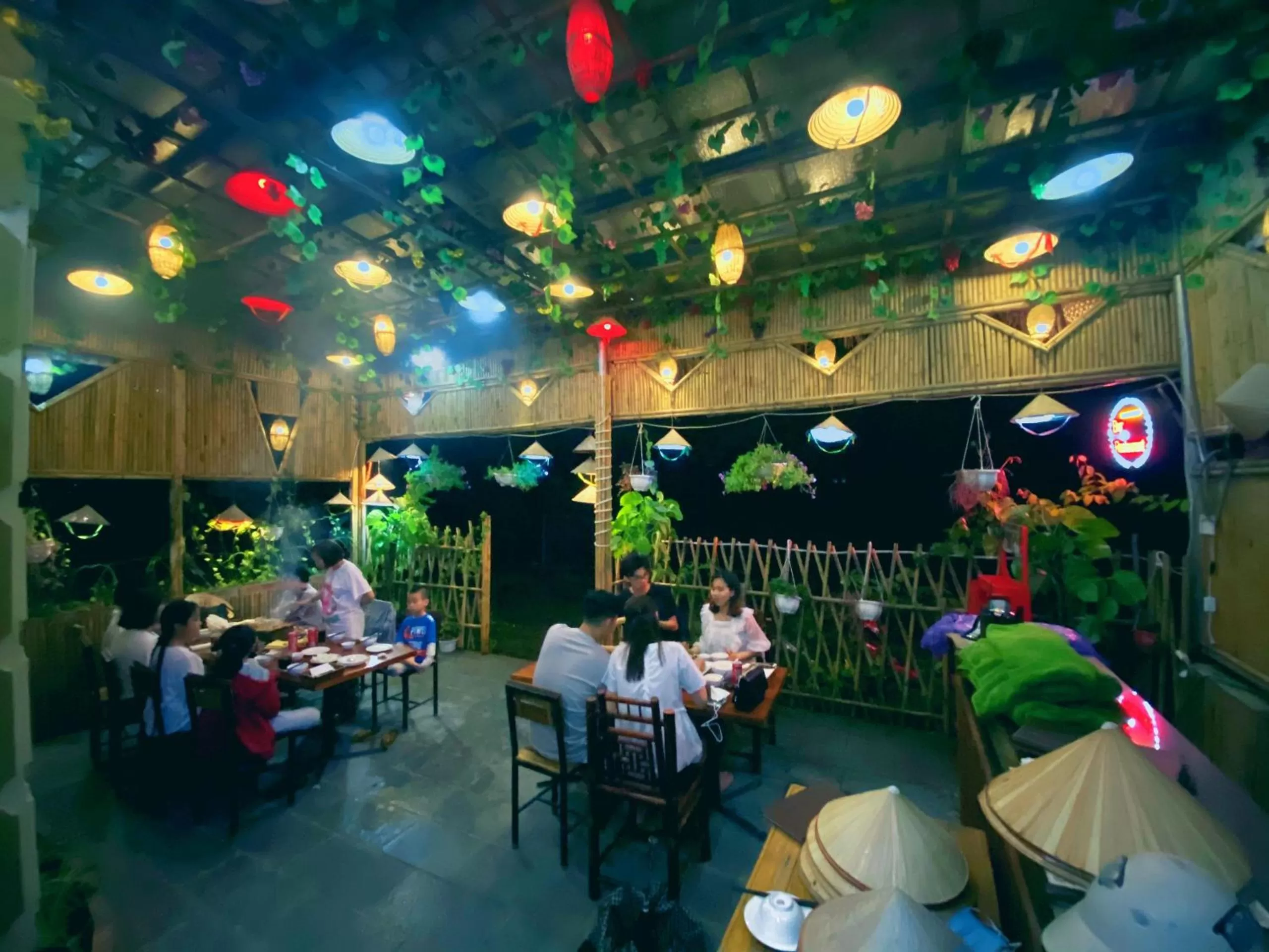 Restaurant/Places to Eat in Trang An Moon Garden Homestay