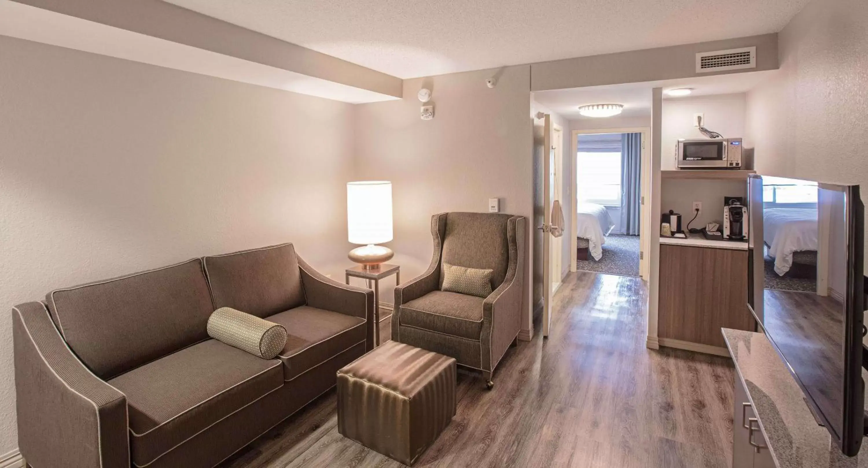 One-Bedroom King Suite with Sofa Bed in Hilton Garden Inn Des Moines/Urbandale One-Bedroom King Suite with Sofa Bed in Hilton Garden Inn Des Moines/Urbandale