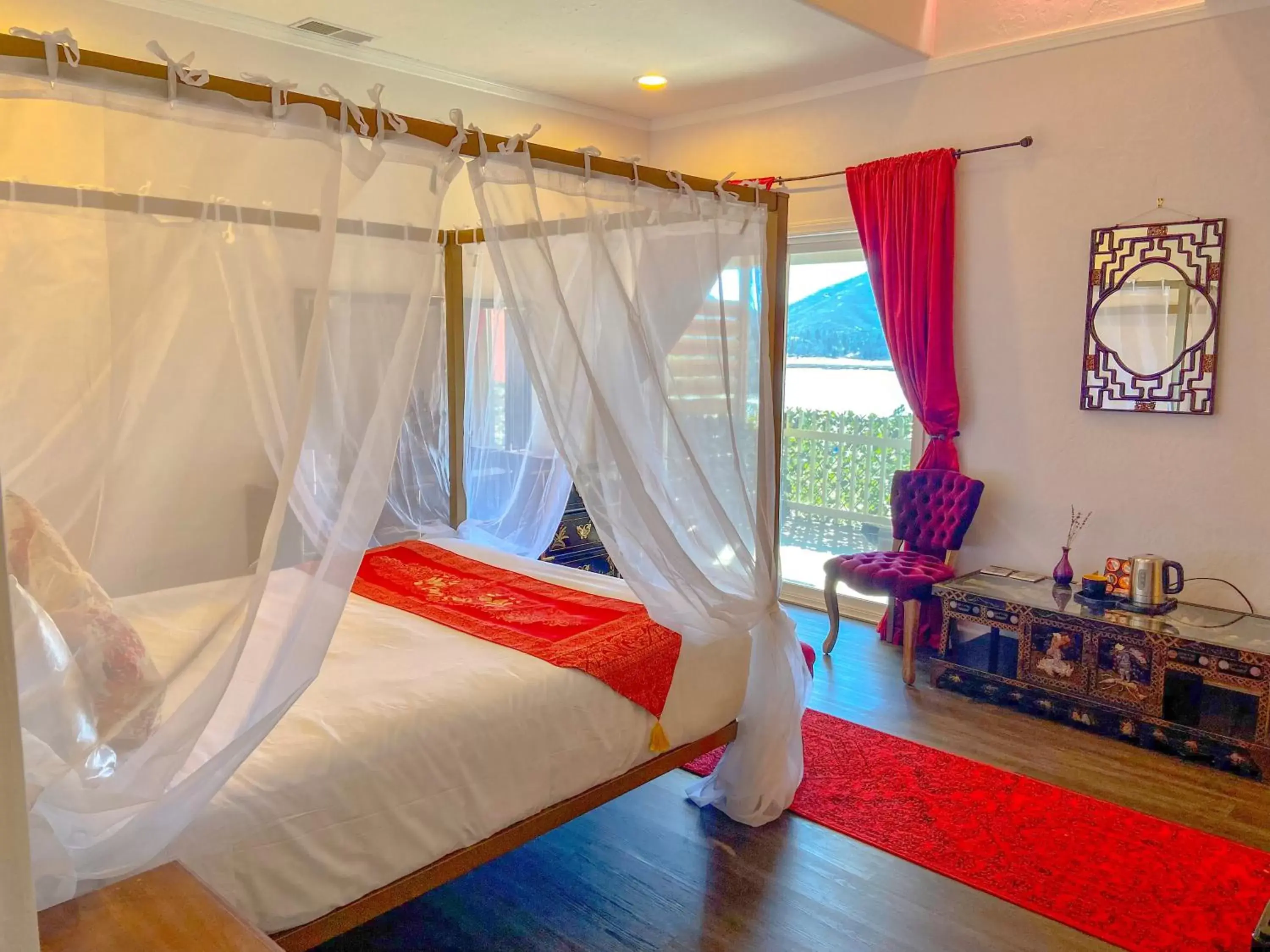 Suite with Lake View in Quiet Mind Mountain Lodge, Retreat & Spa Suite with Lake View in Quiet Mind Mountain Lodge, Retreat & Spa