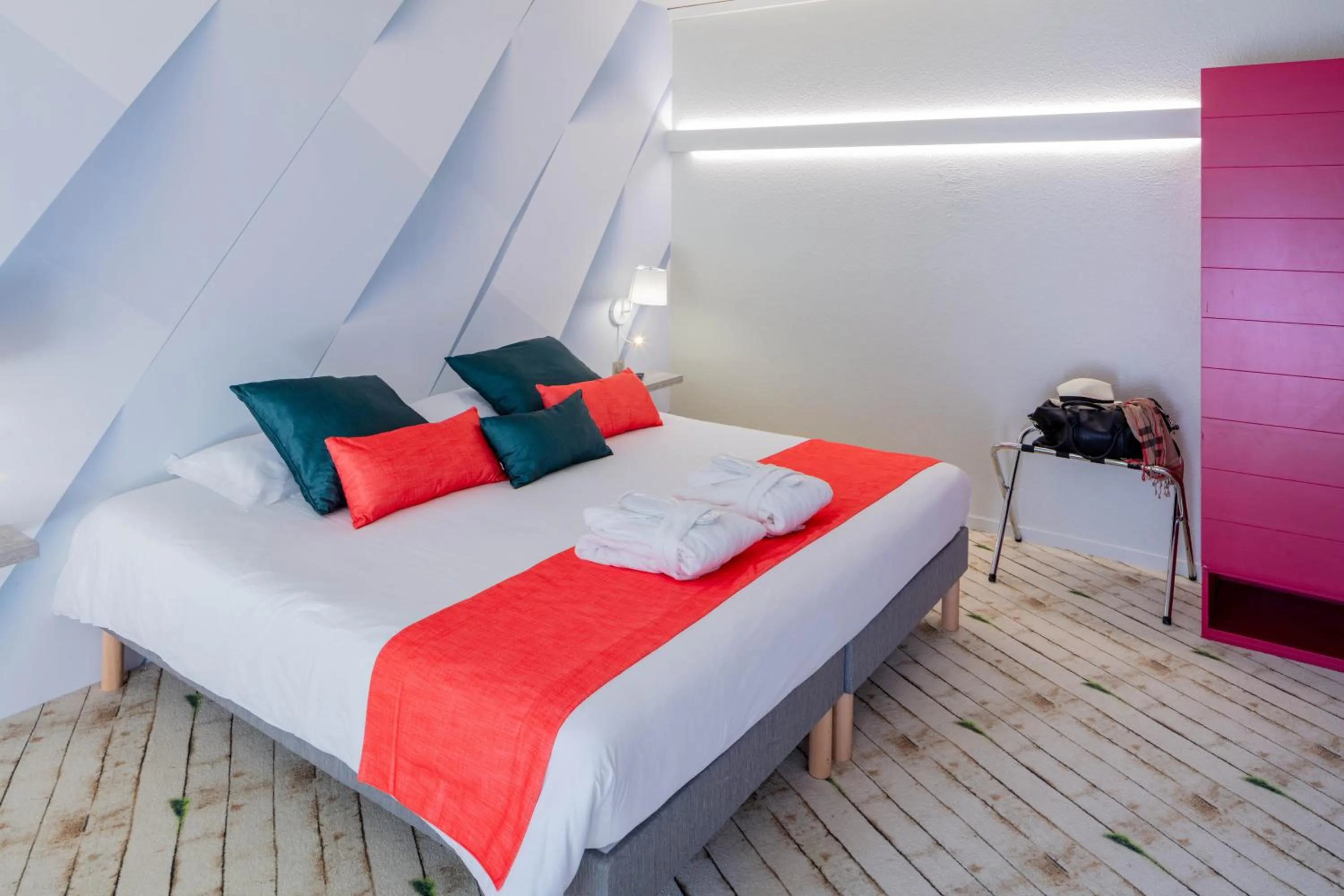 Bed in Garrigae Domaine de l'Esterel - piscine & SPA Cinq Mondes