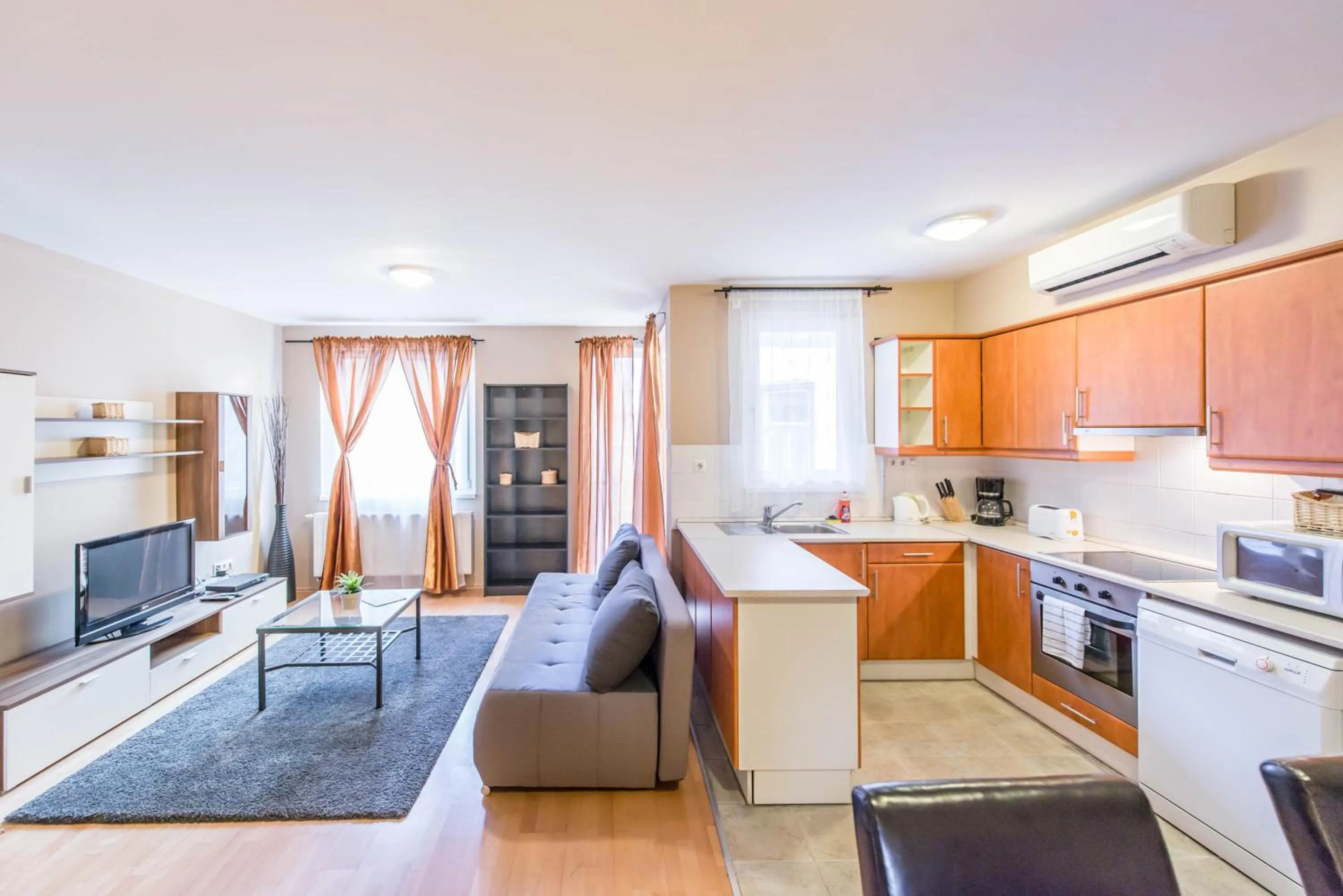 Kitchen or kitchenette in Nova Apartments