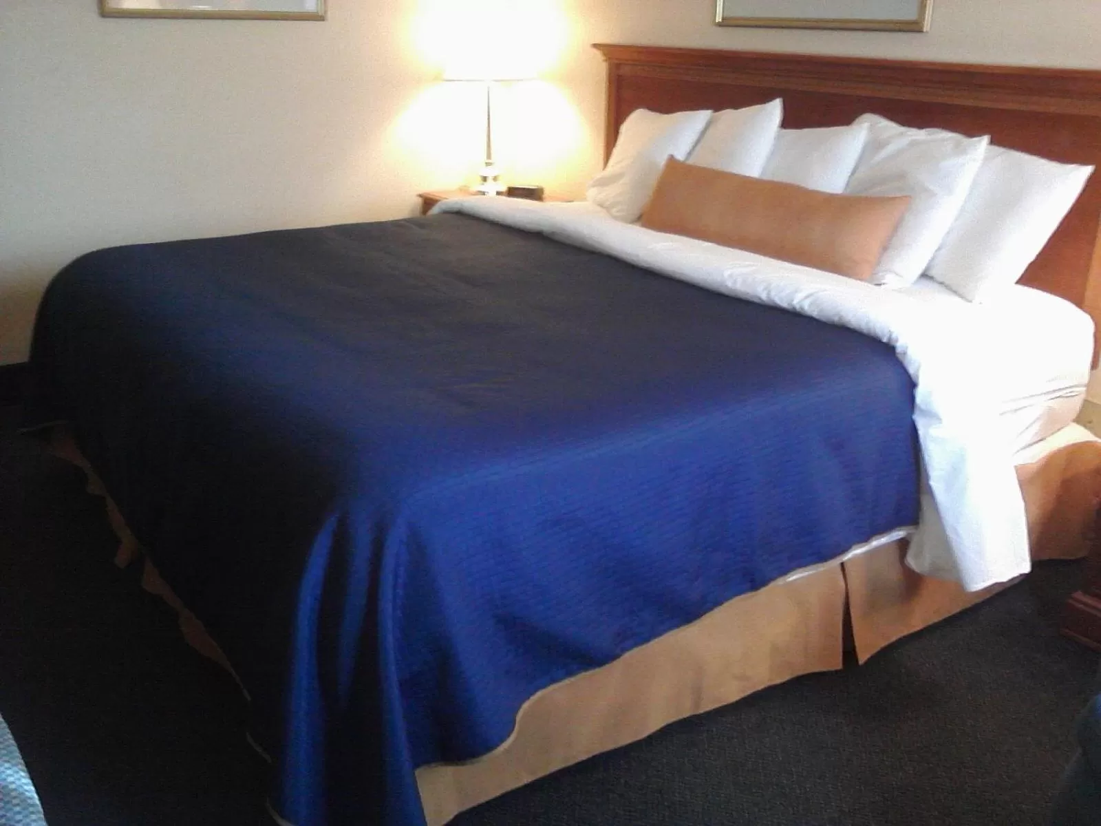 Bed in Days Inn by Wyndham Keene NH