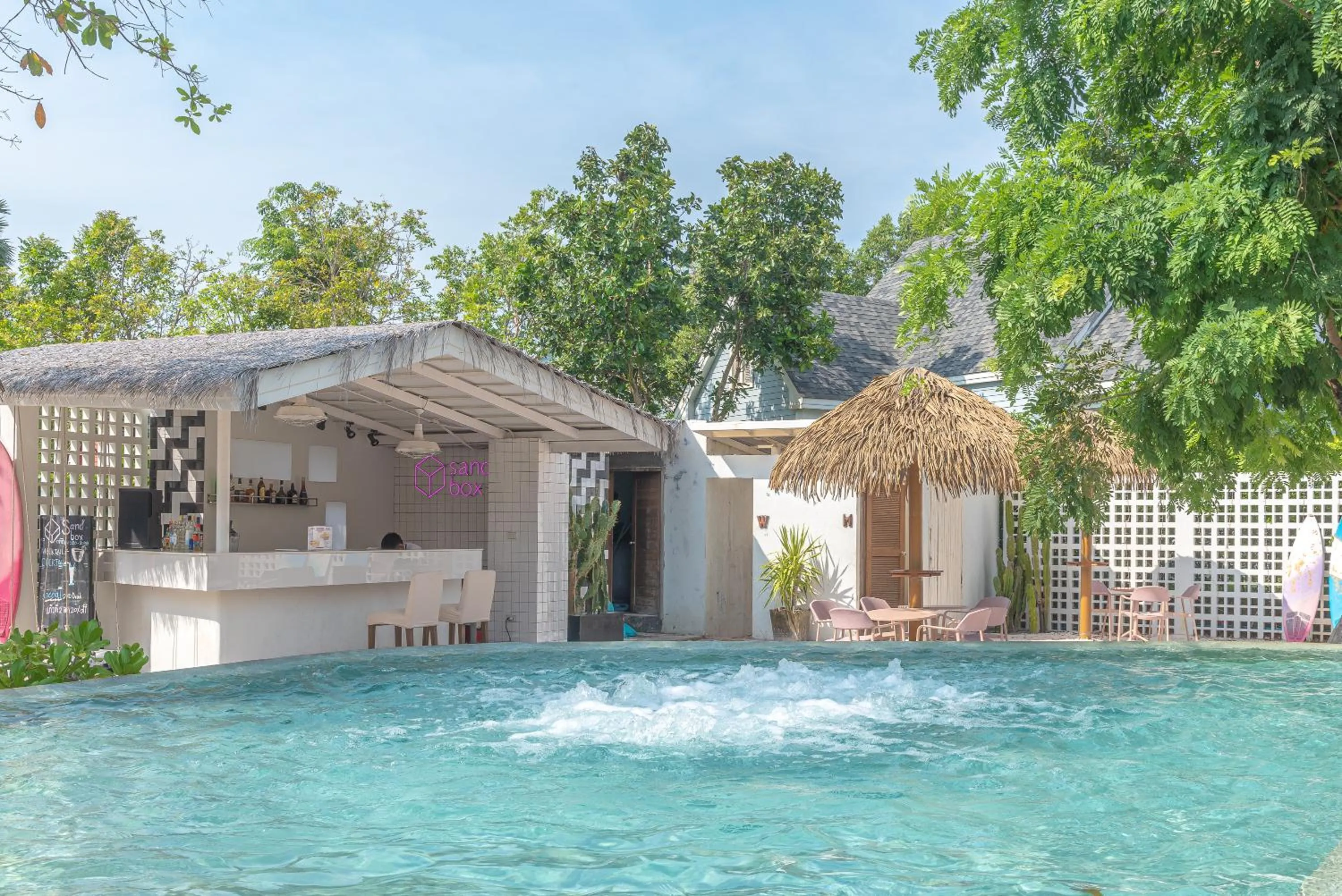 Lounge or bar in Peggy's Cove Resort