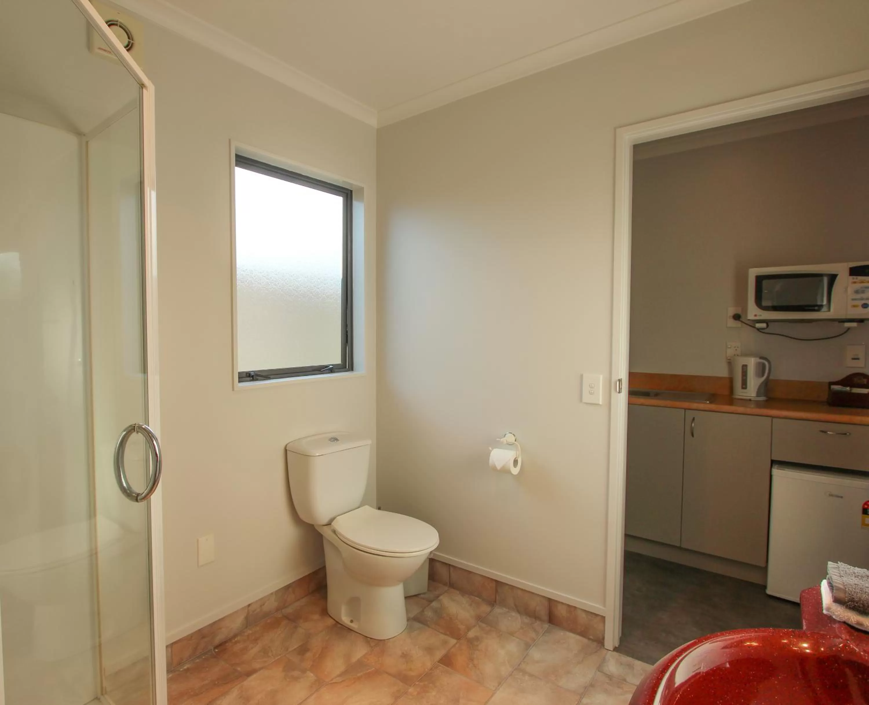 Shower in BK's Magnolia Motor Lodge