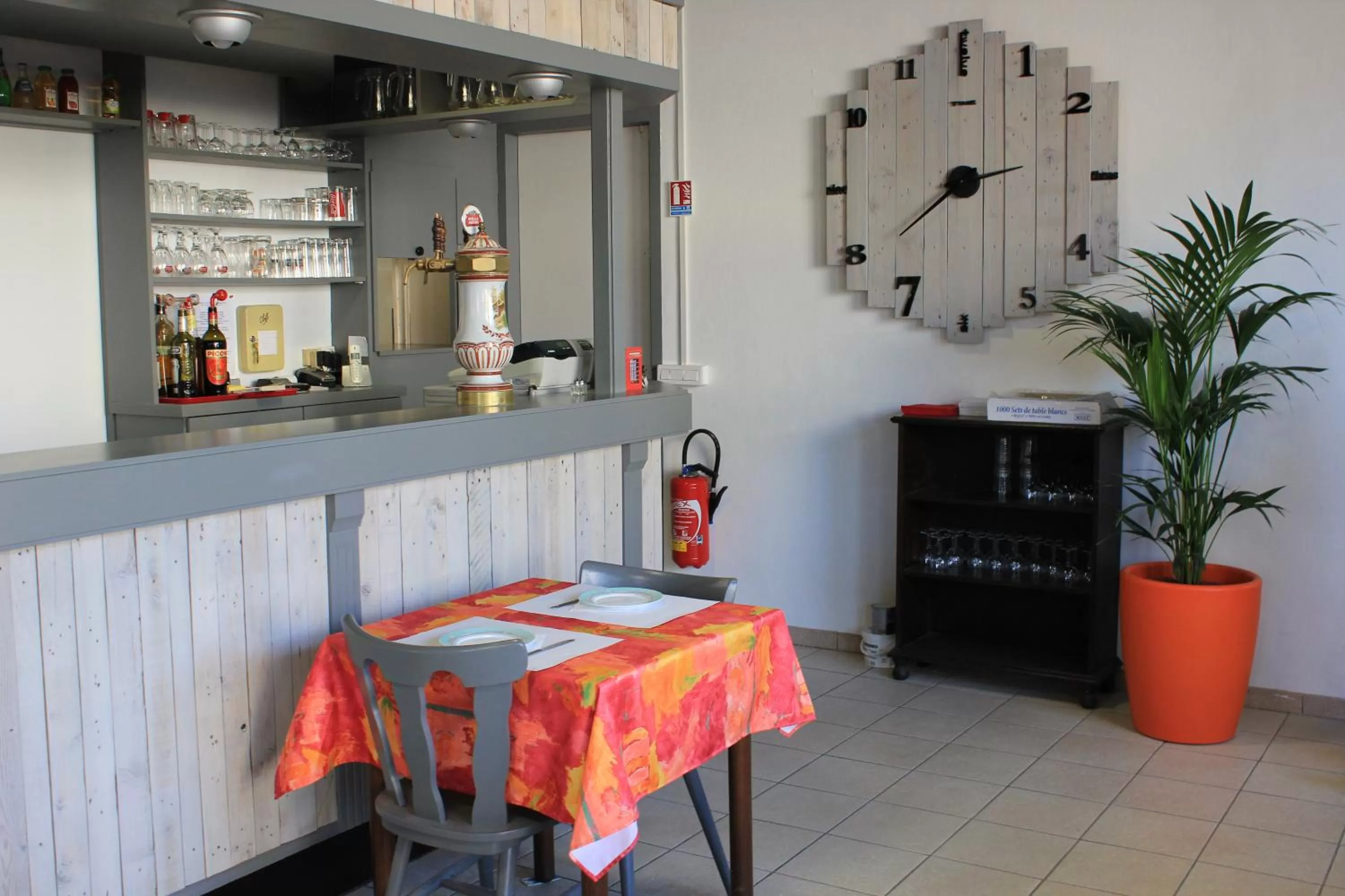 Lounge or bar in L Etoile d'Argent