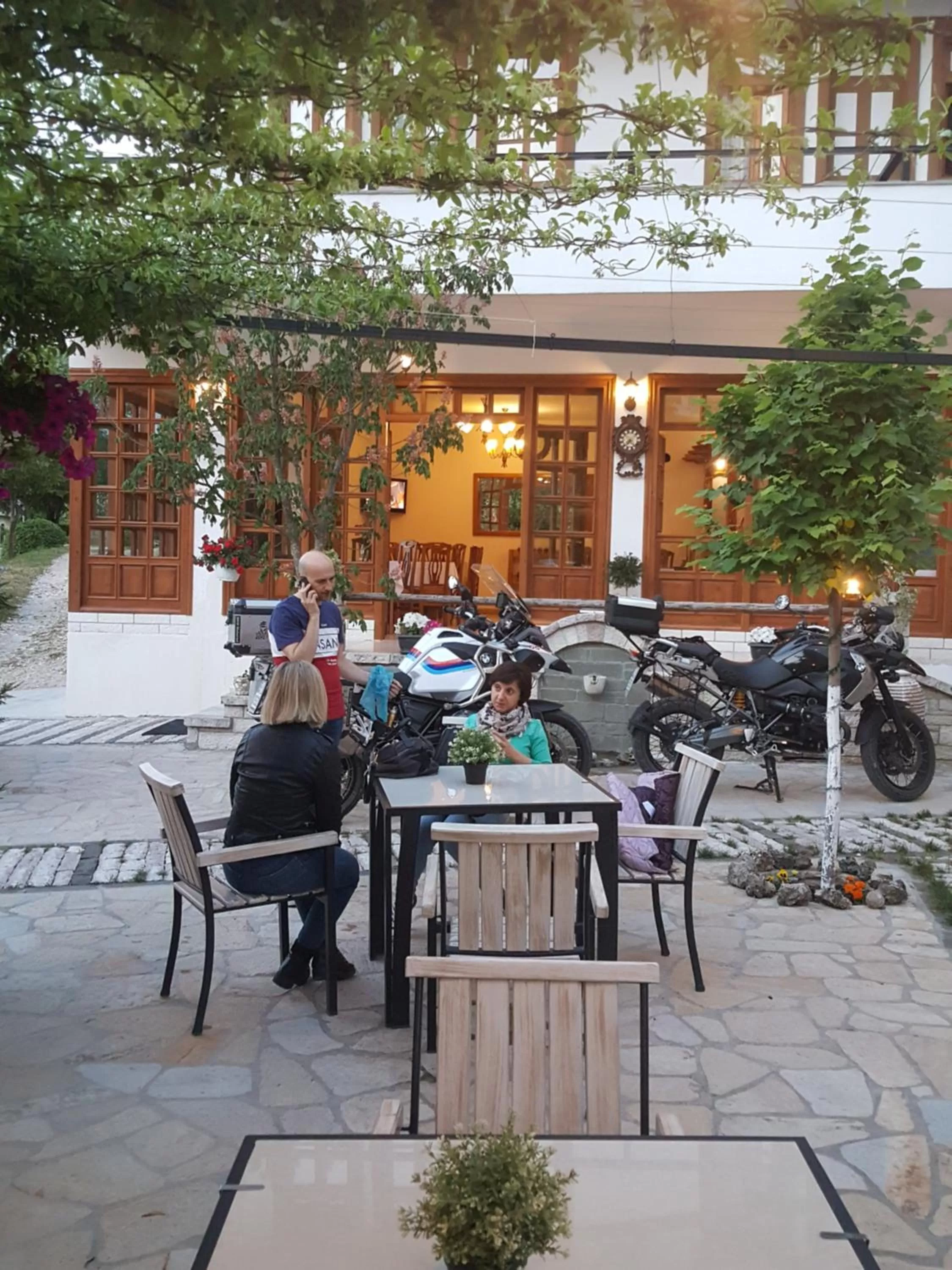 Restaurant/Places to Eat in Hotel Gjirokastra
