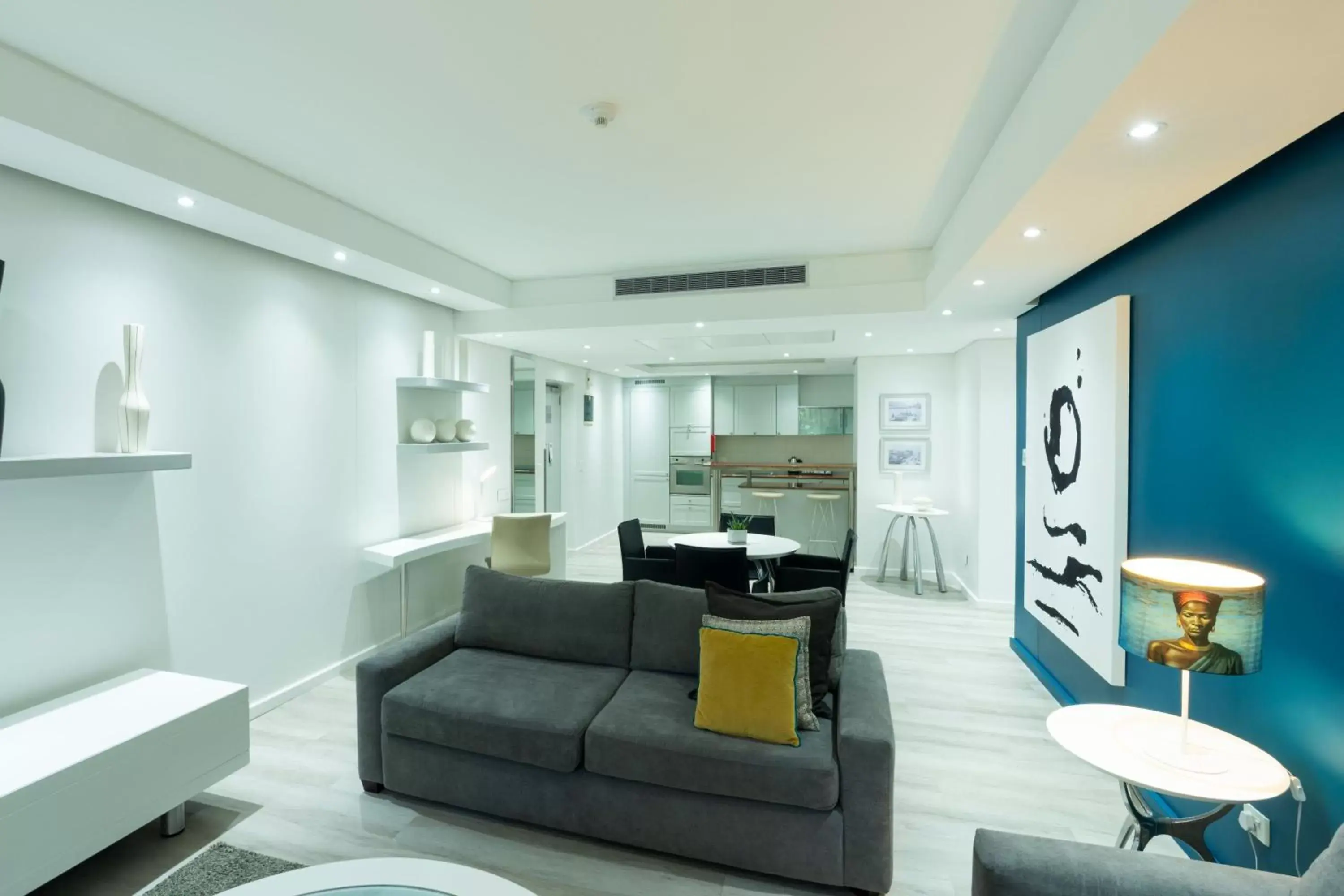 2 Bedroom Apartment, 1 King & 2 twin in Protea Hotel by Marriott Cape Town North Wharf 2 Bedroom Apartment, 1 King & 2 twin in Protea Hotel by Marriott Cape Town North Wharf