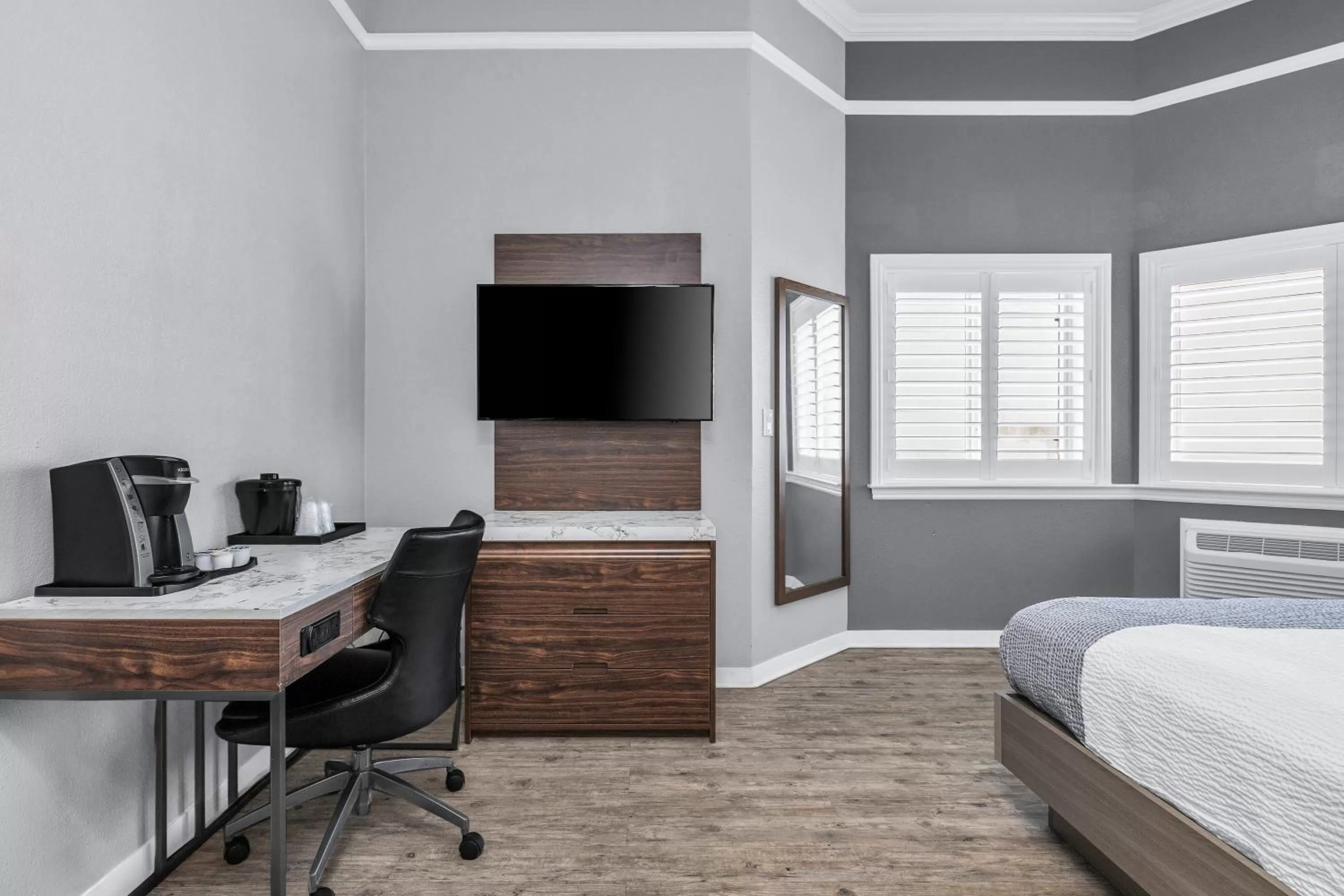 Bed in Inn at Rockaway San Francisco Pacifica