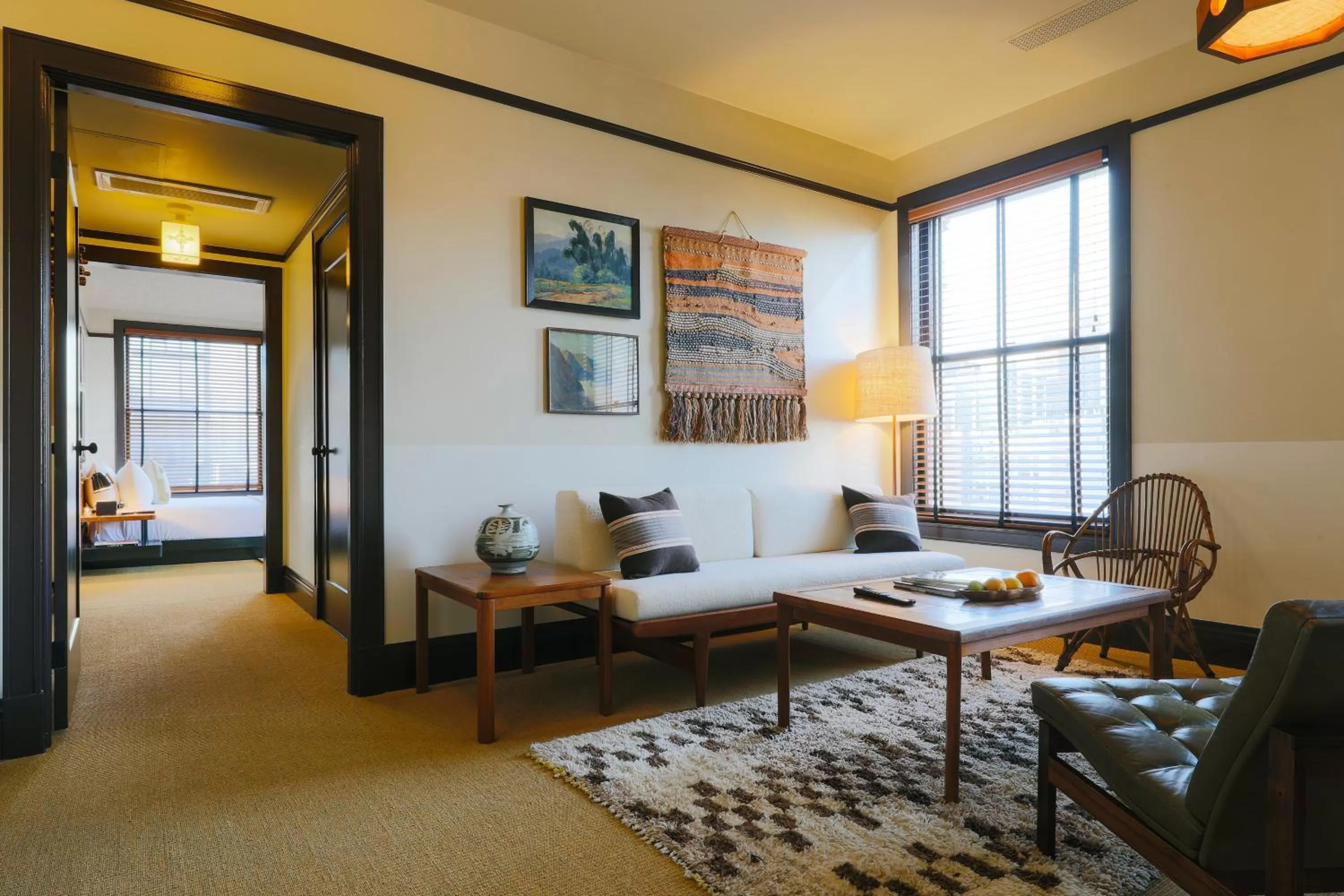 Living room in Freehand Los Angeles