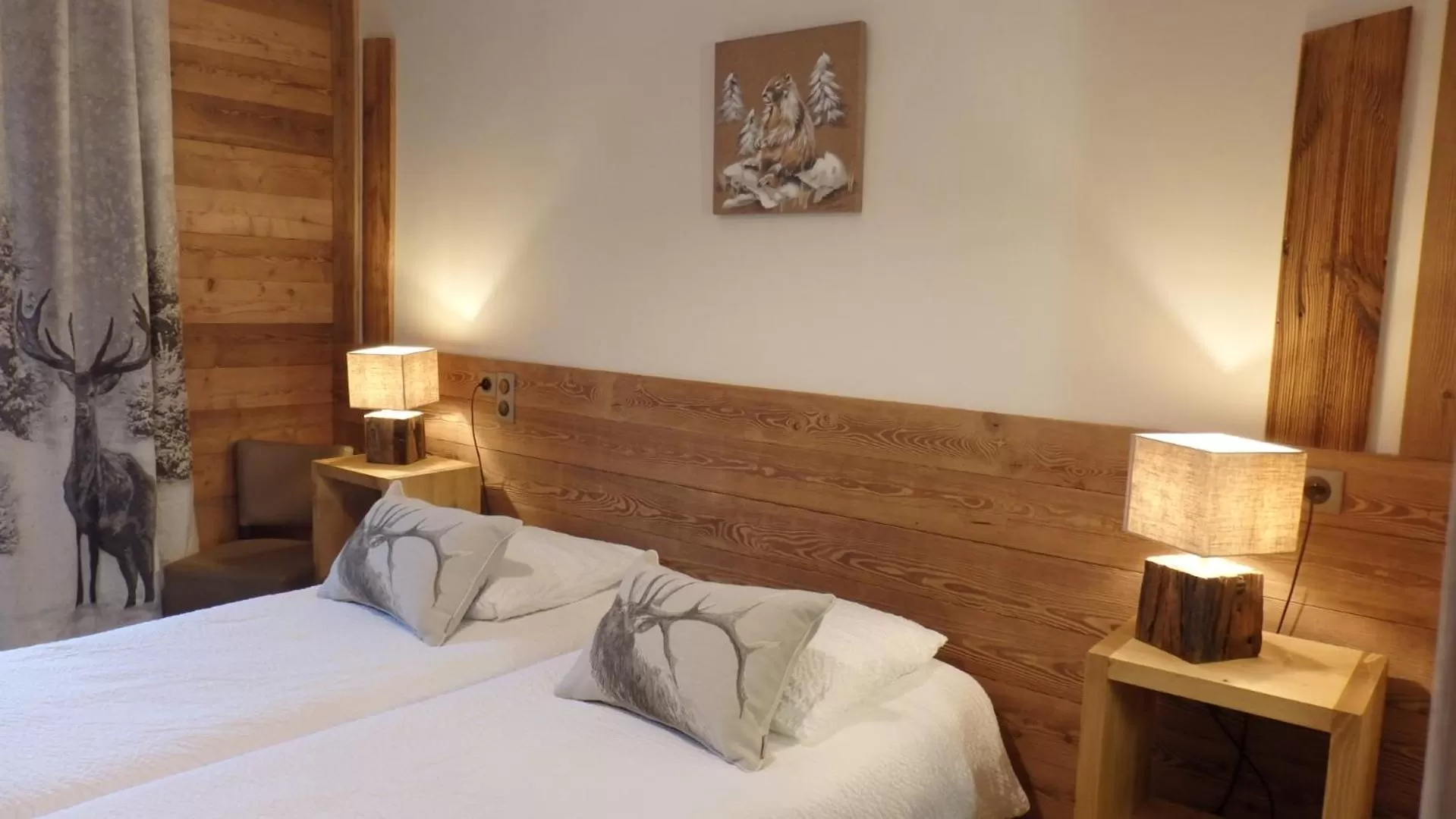 Mountain view, Bed in Hôtel Viallet