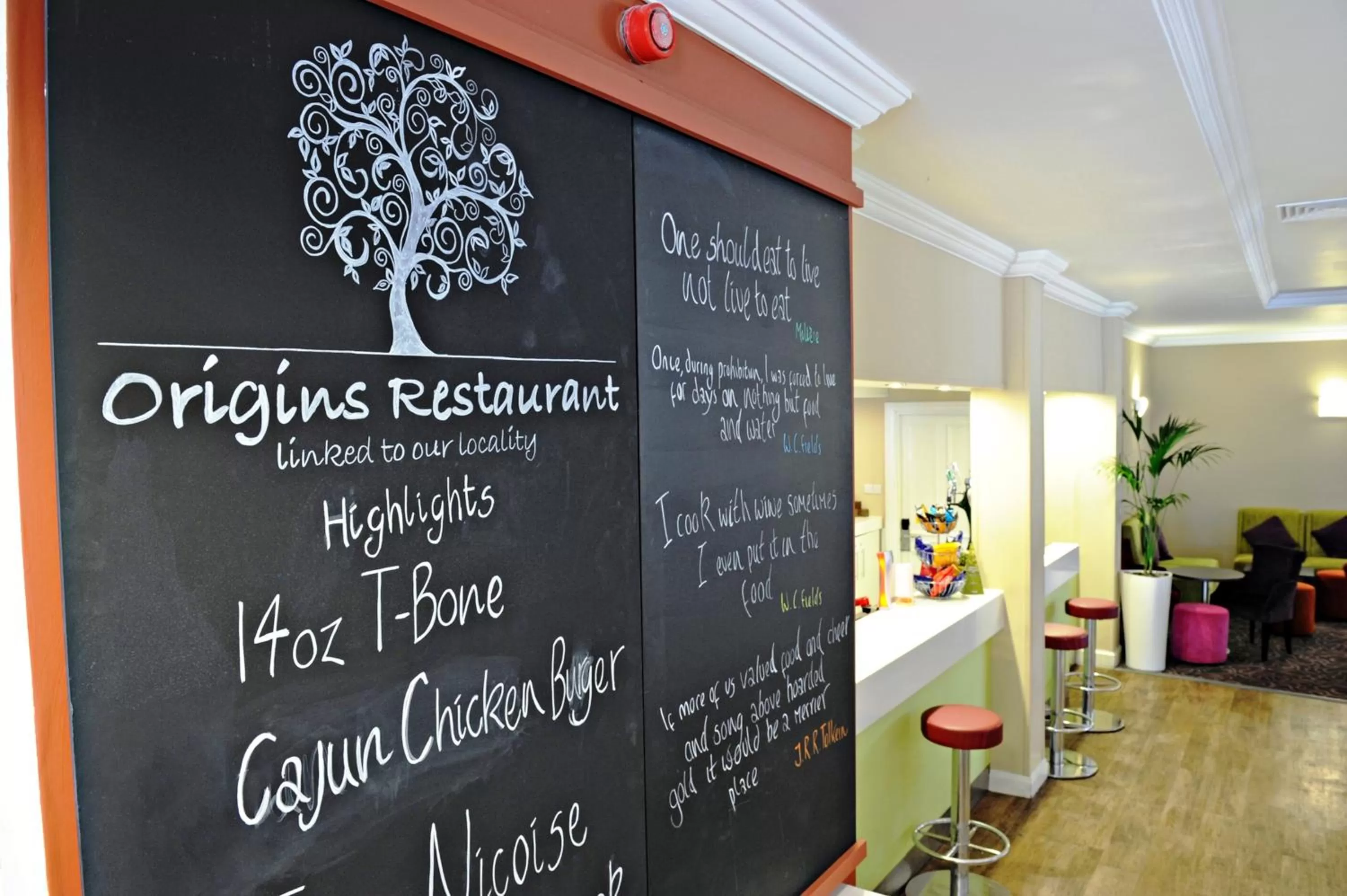 Restaurant/places to eat in Link Hotel