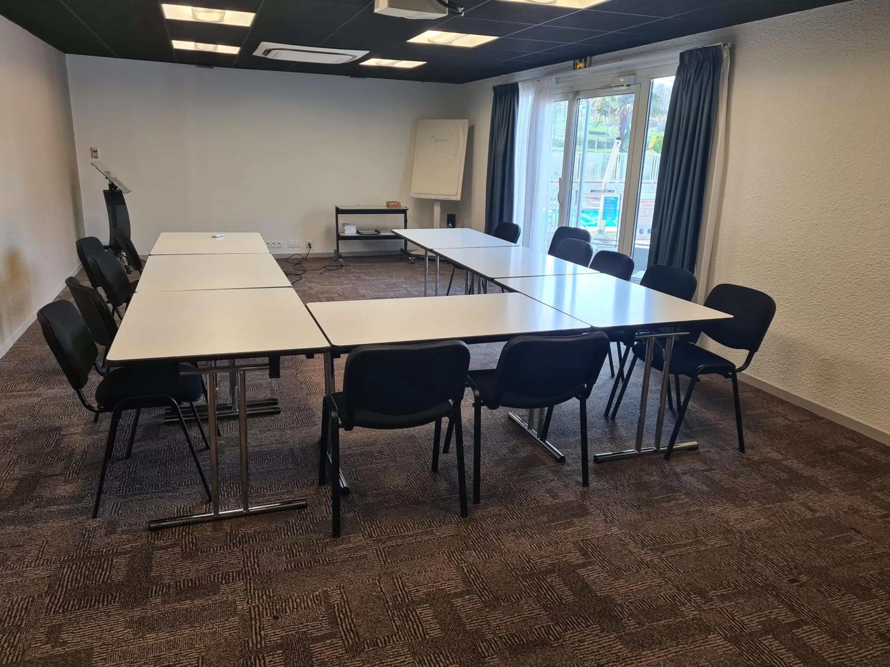 Business facilities in ibis Montauban