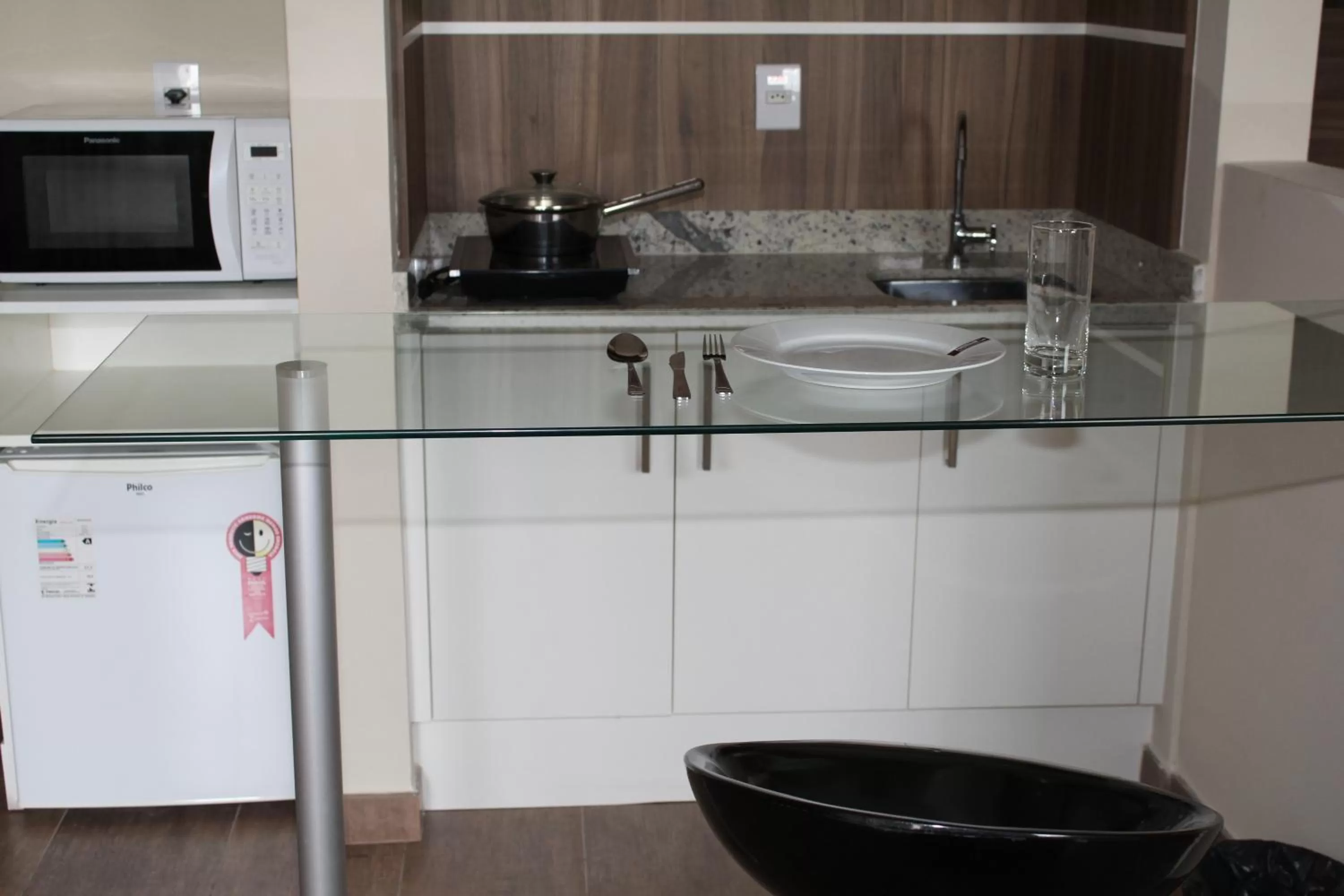 Kitchen or kitchenette, Bathroom in Resende Inn