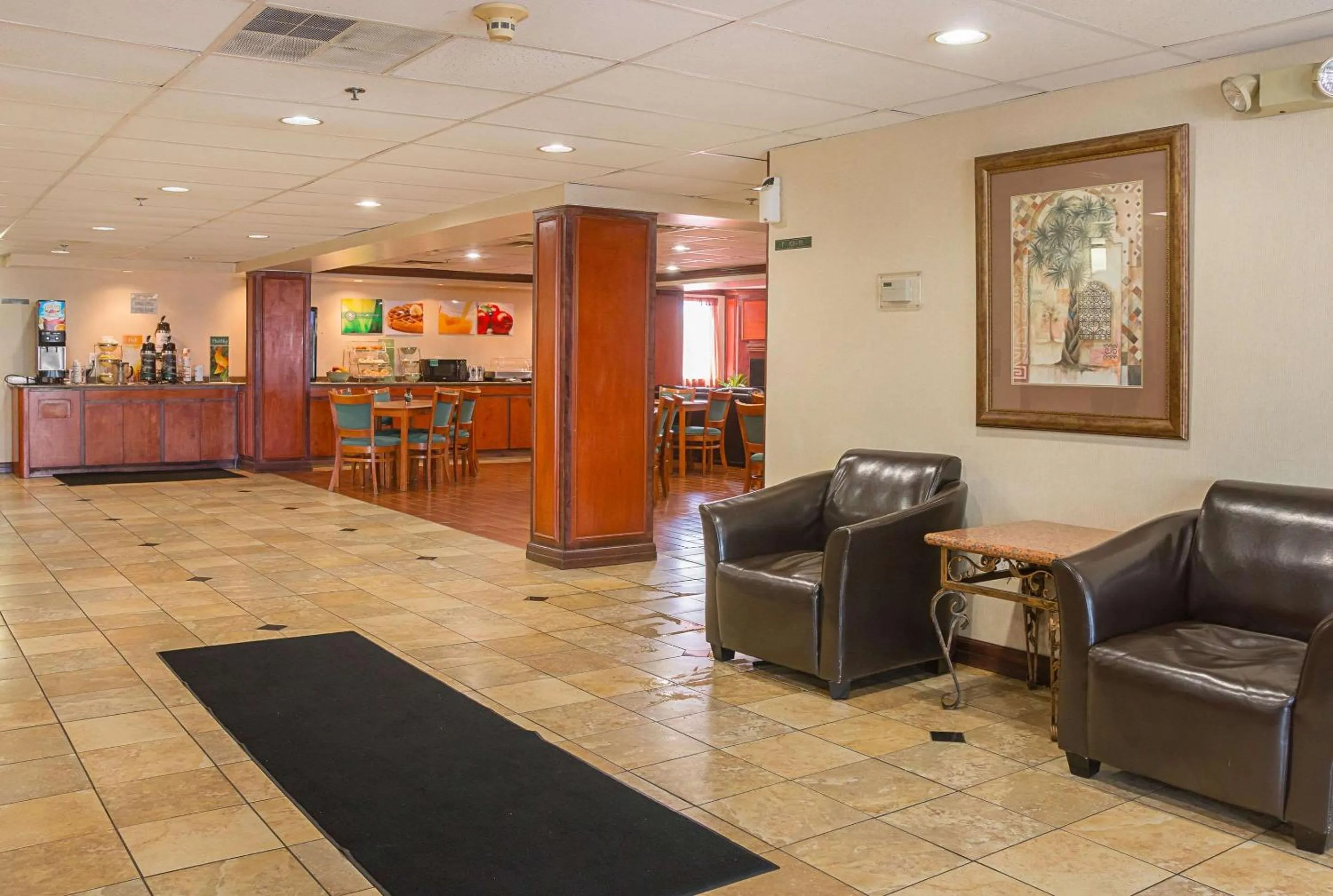 Lobby or reception in Quality Inn & Suites Detroit Metro Airport