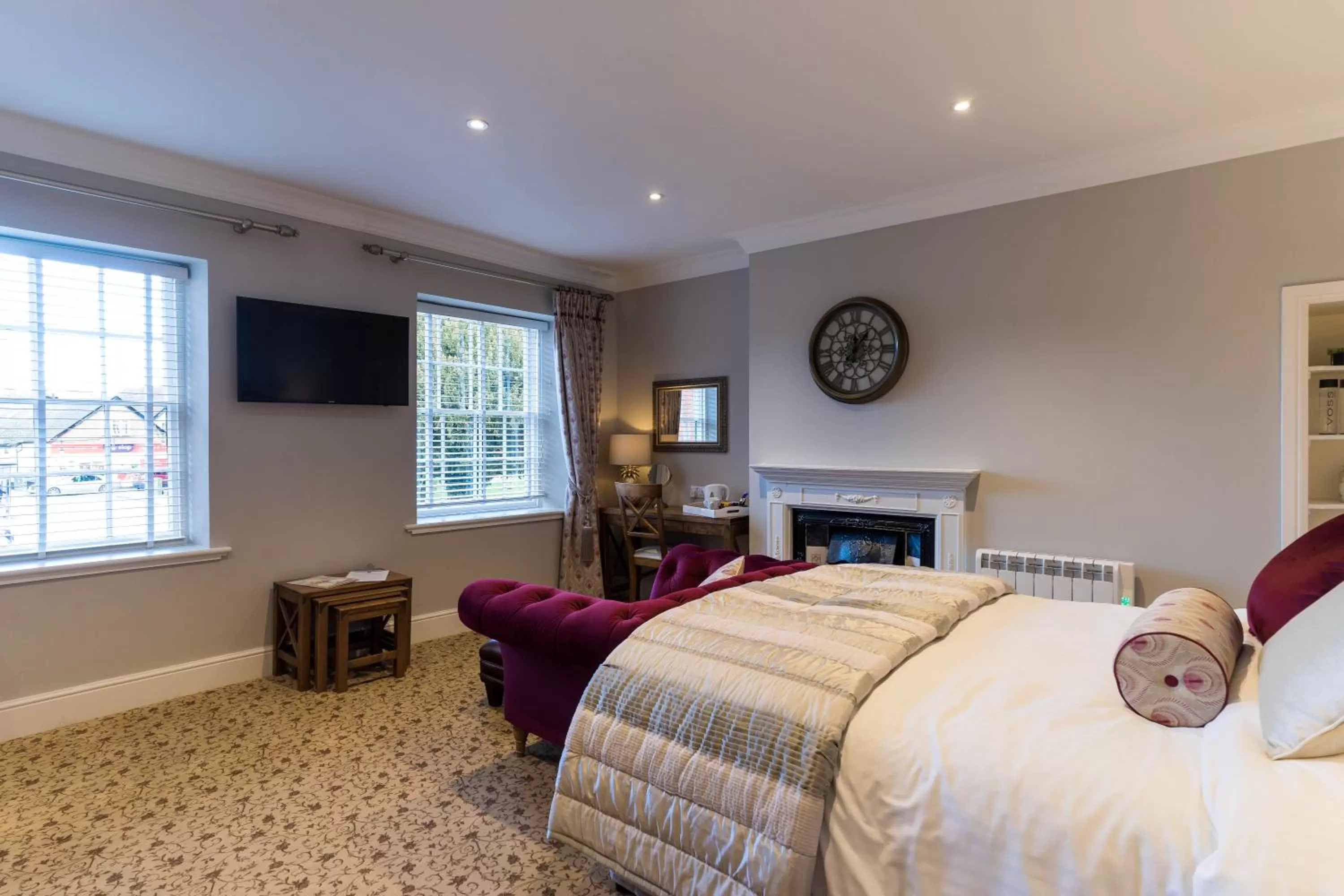 Bed in Greyhound Inn Wilton