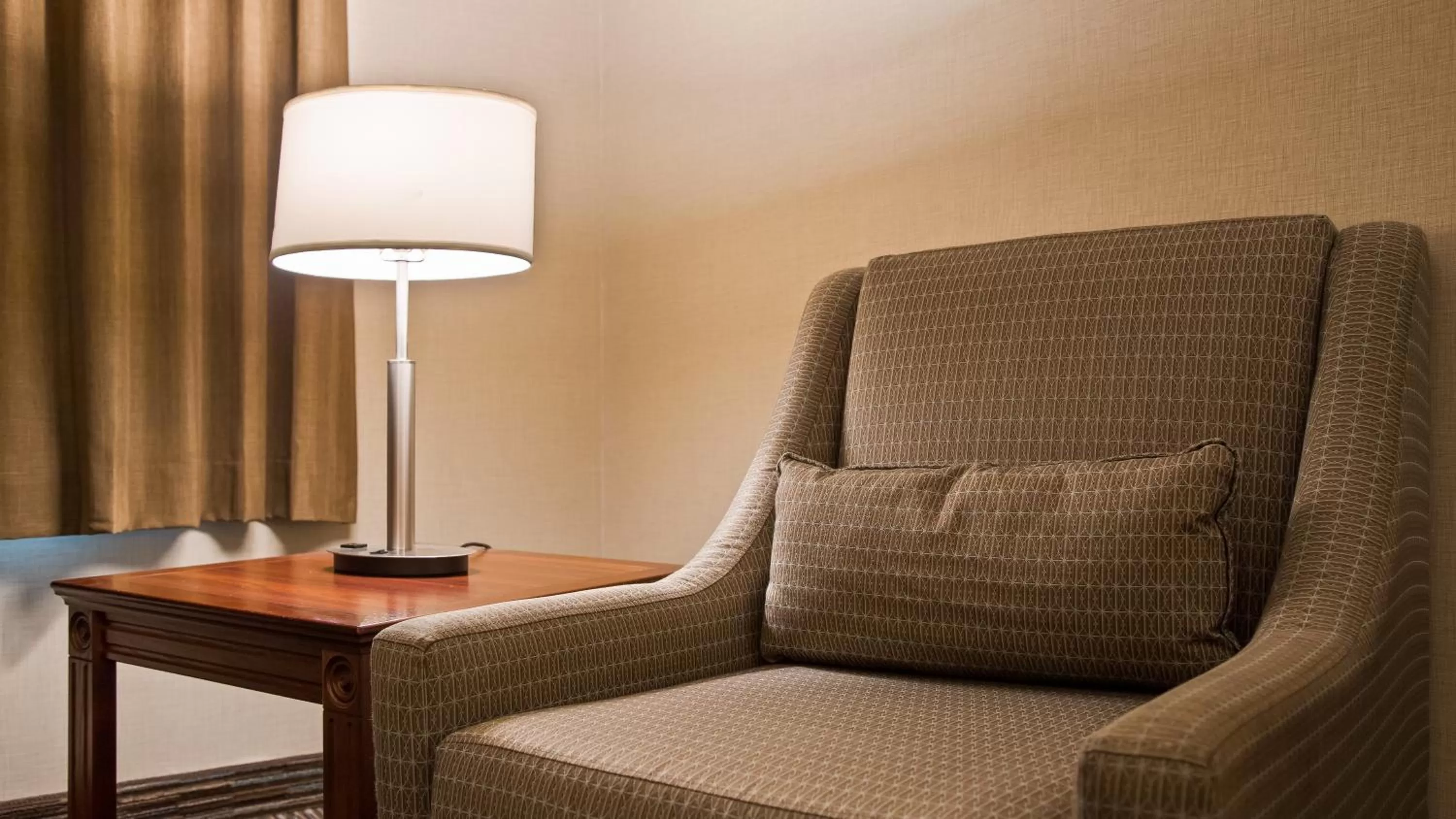 Seating area in Best Western Brantford Hotel and Conference Centre
