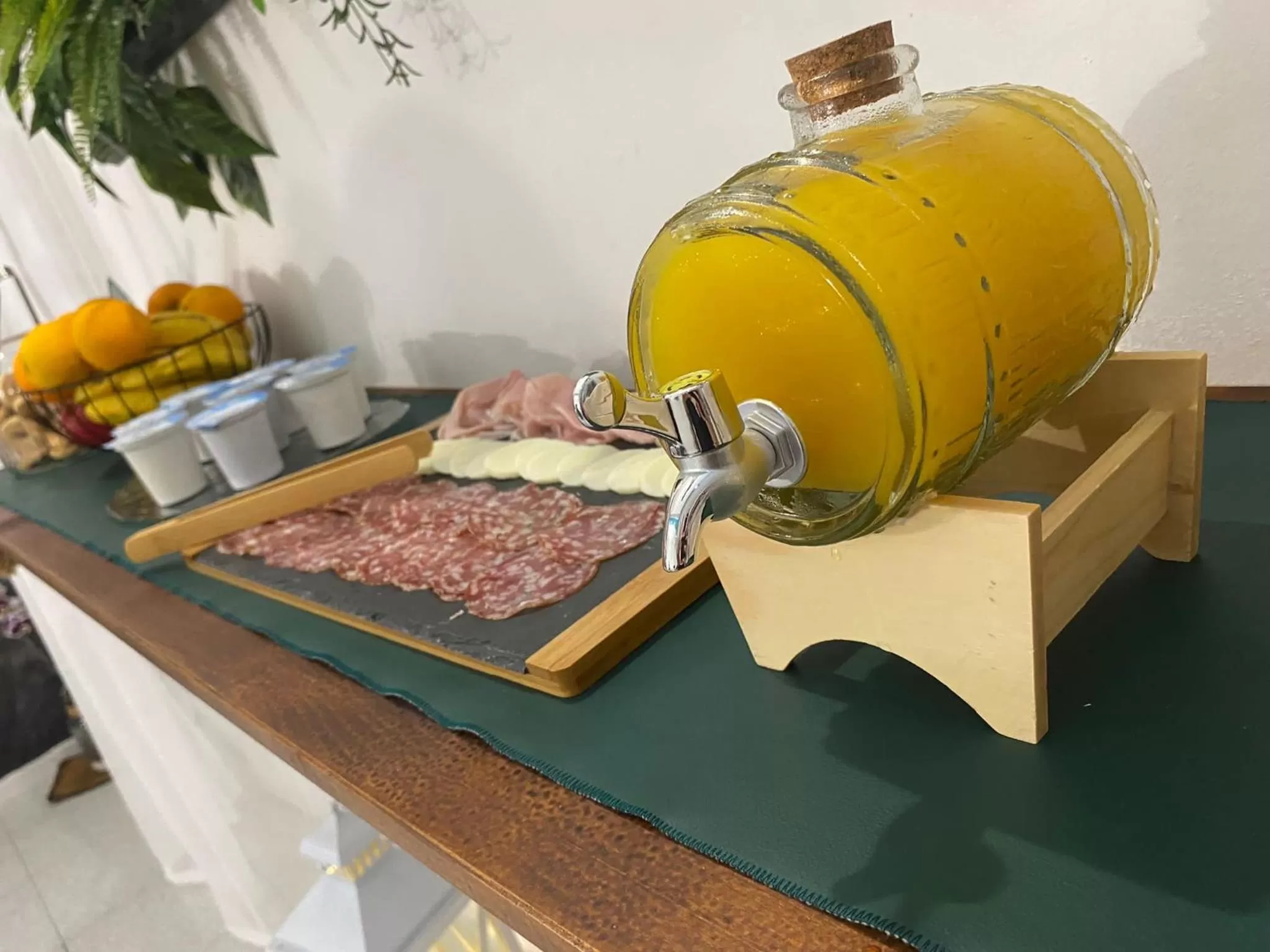 Food and drinks in Anime Bed&Breakfast