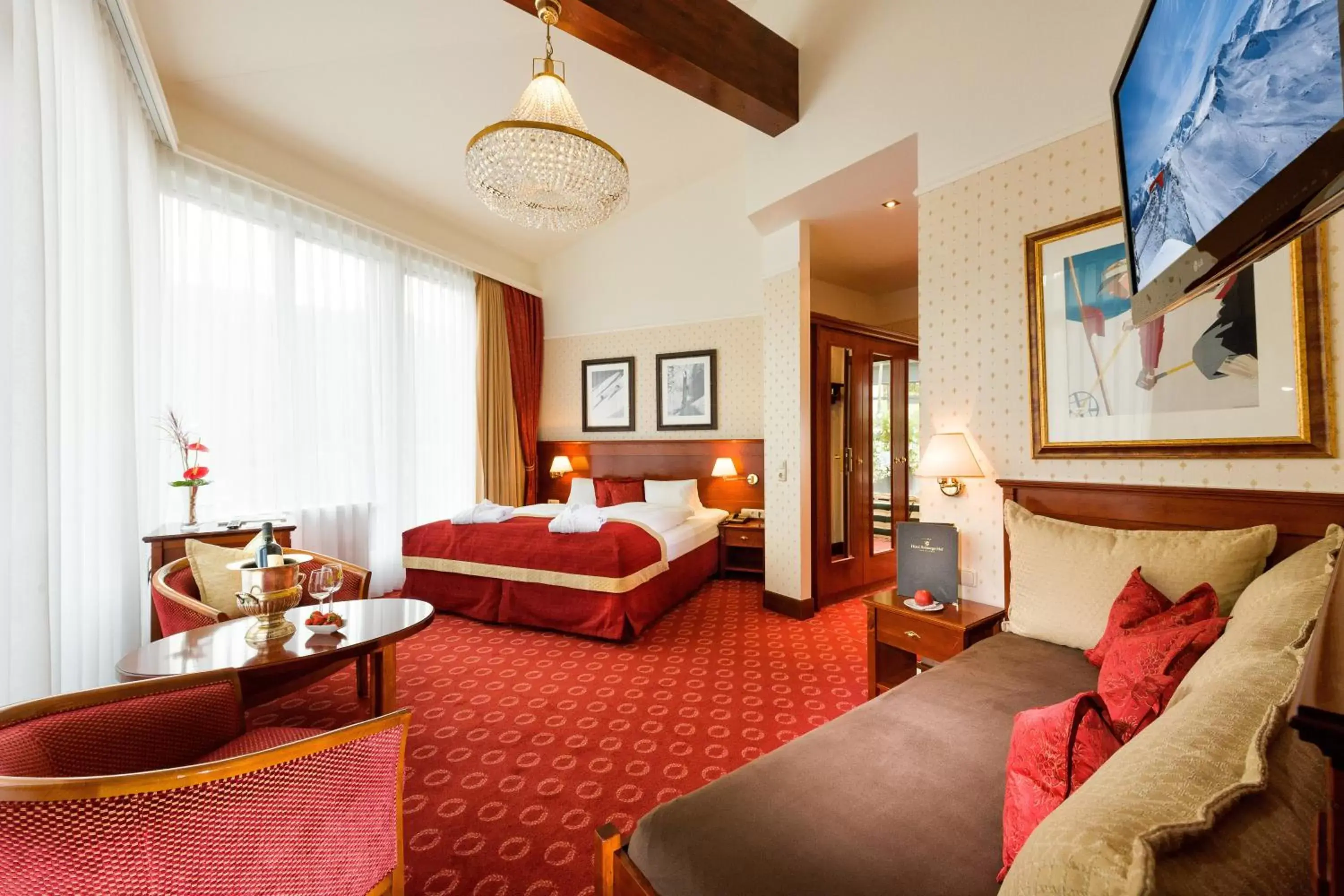 Deluxe Double Room in Hotel Salzburger Hof Deluxe Double Room in Hotel Salzburger Hof