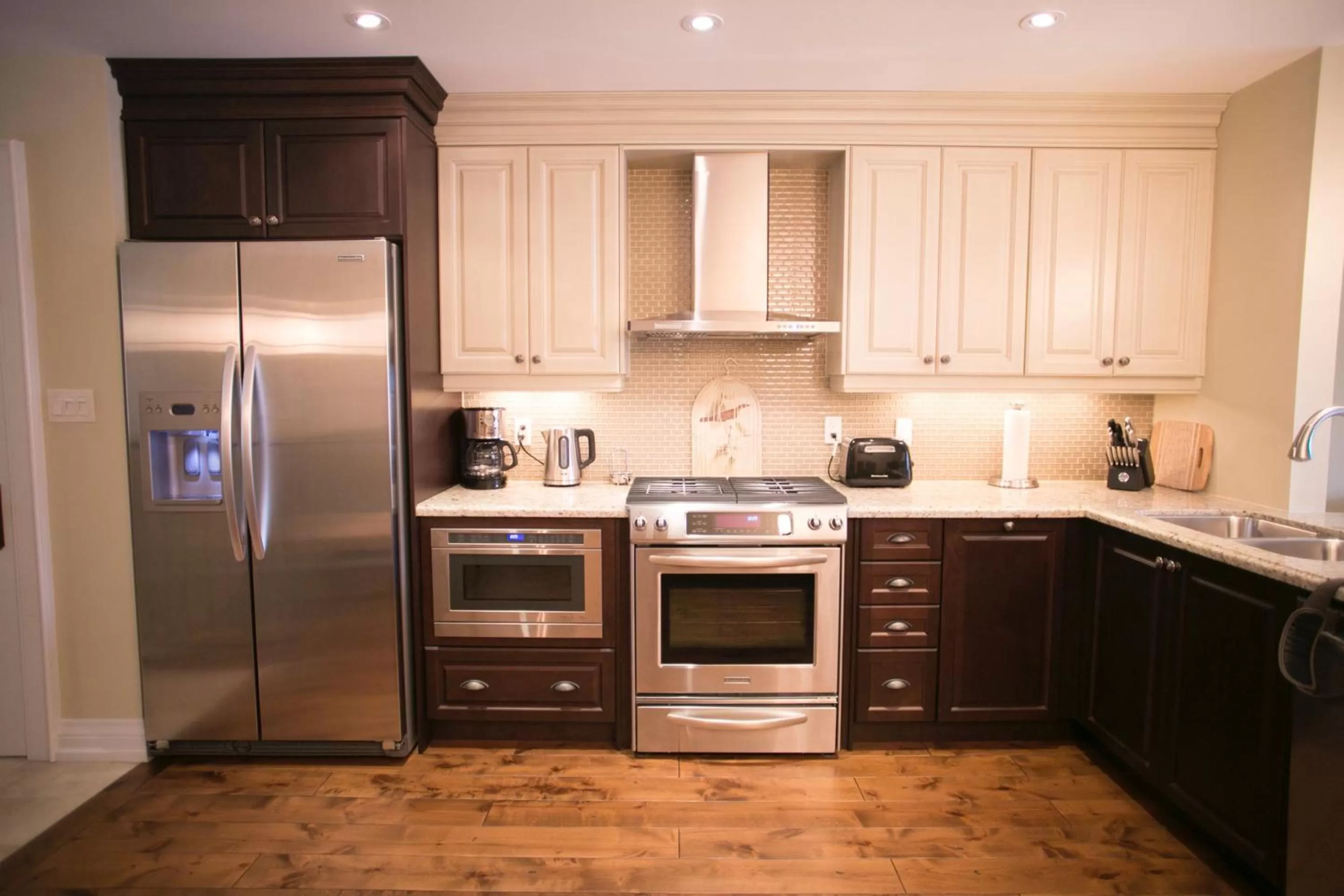 Kitchen or kitchenette in 124 on Queen Hotel & Spa