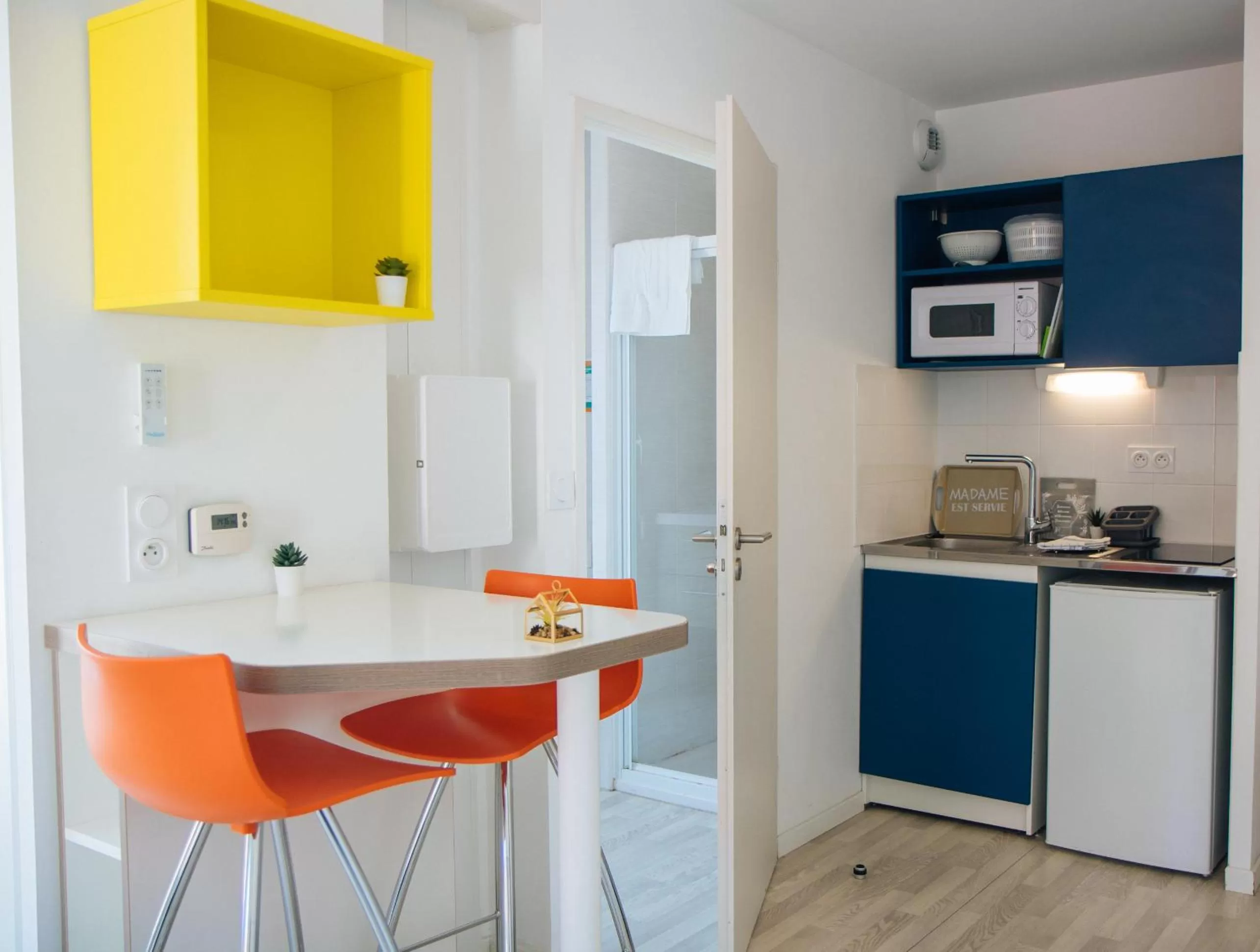 Kitchen/Kitchenette in Twenty Business Flats Nîmes Trigone