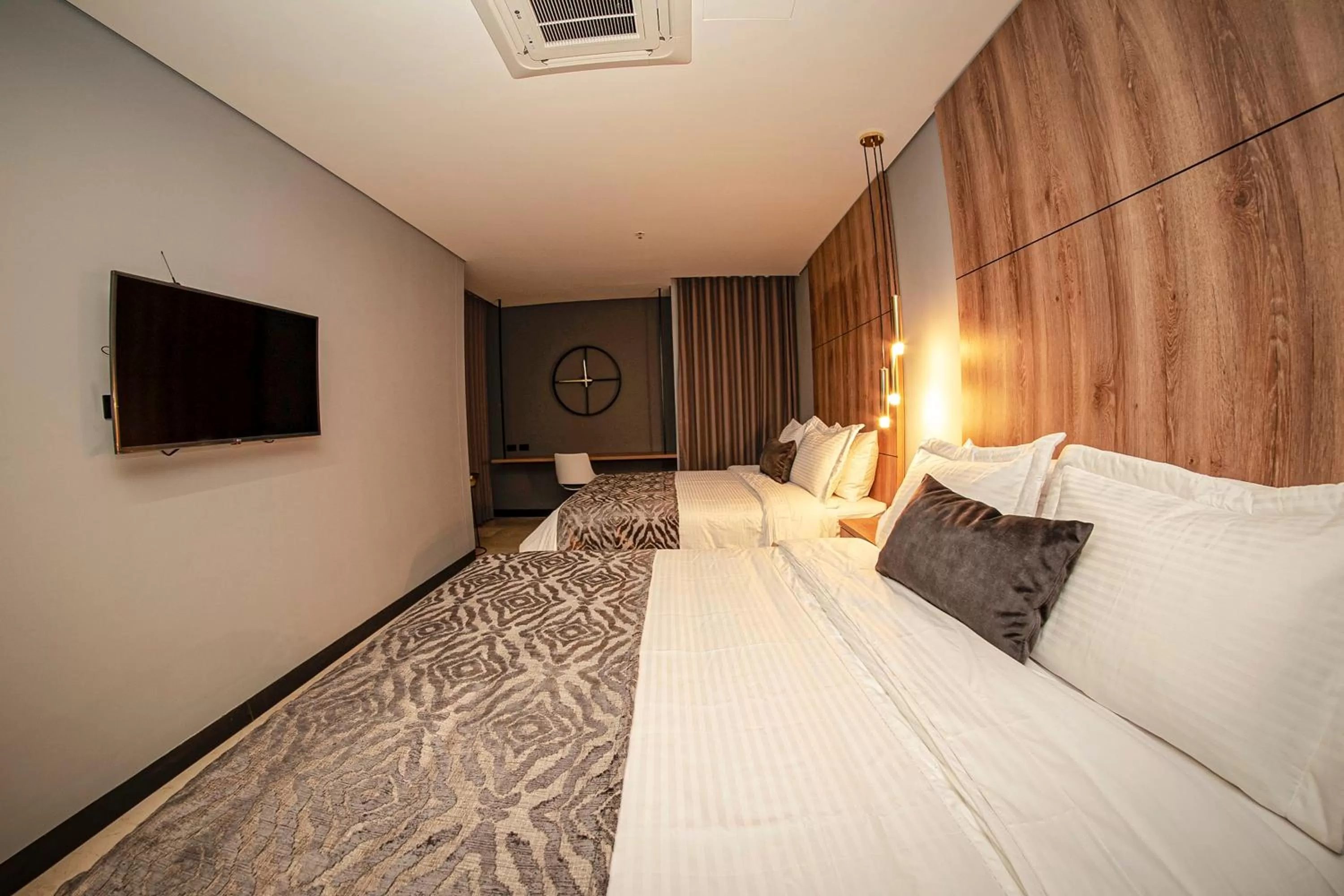 Photo of the whole room, Bed in Cavalta by Bernalo Hotels