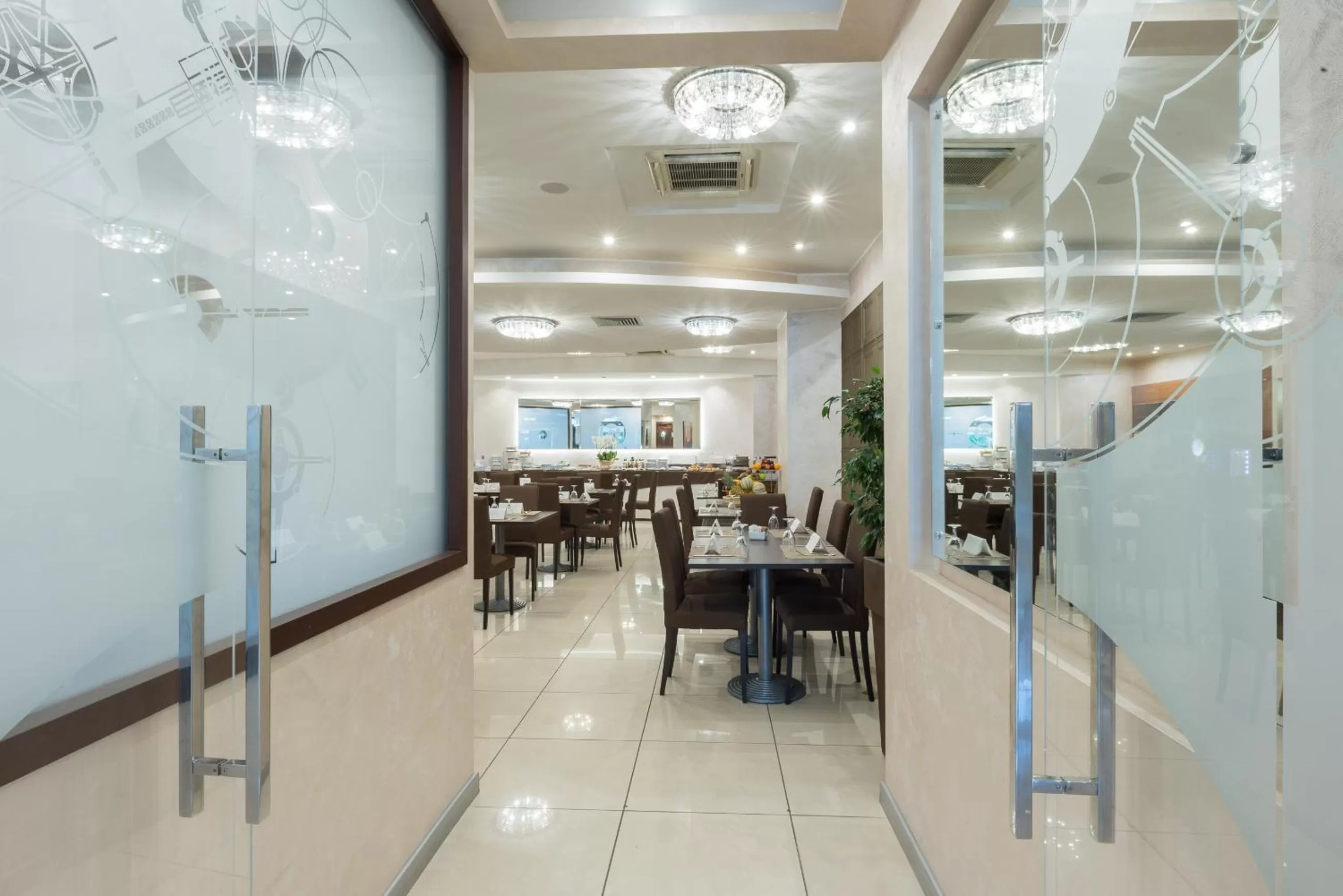 Restaurant/places to eat in Magri's Hotel