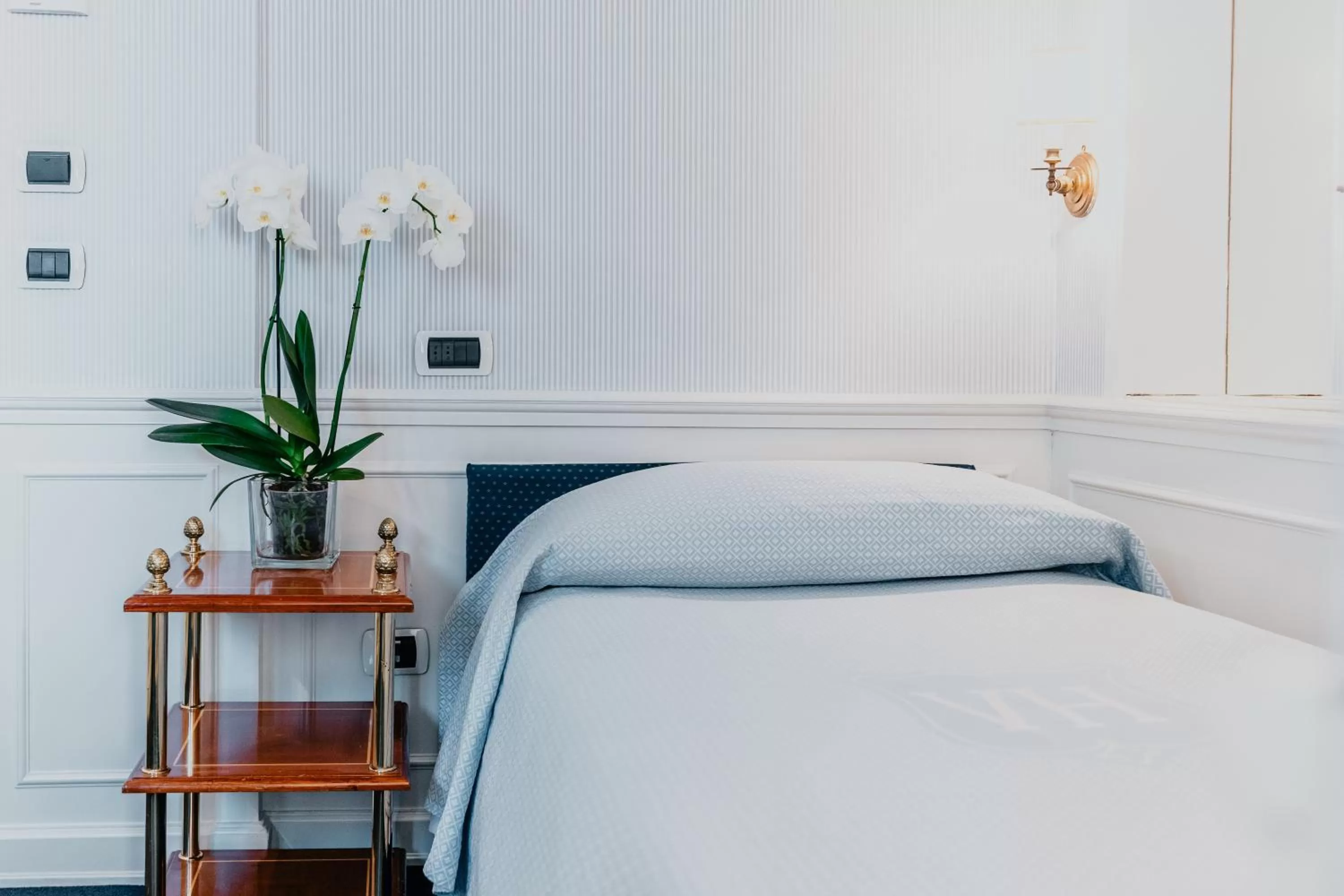 Bed in Hotel De La Ville