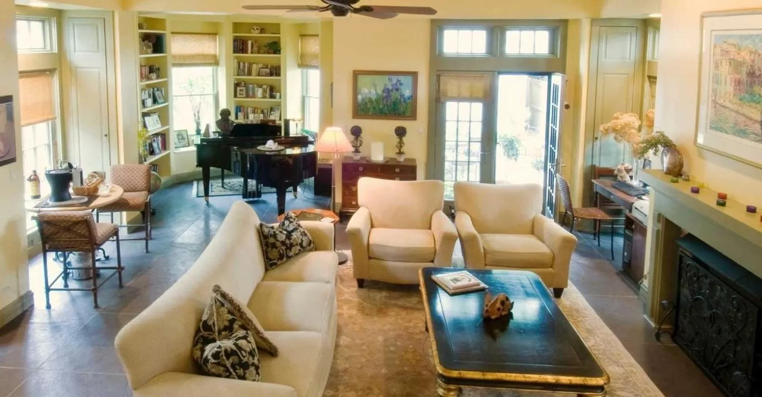 Seating area in Harvey House Bed & Breakfast