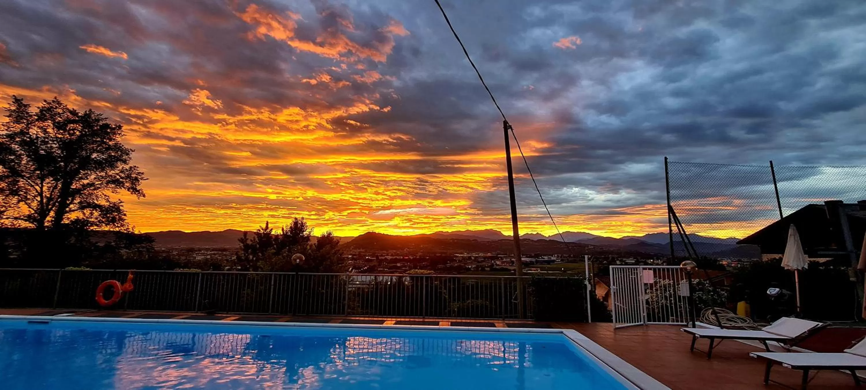 Swimming pool in Hotel New Genziana