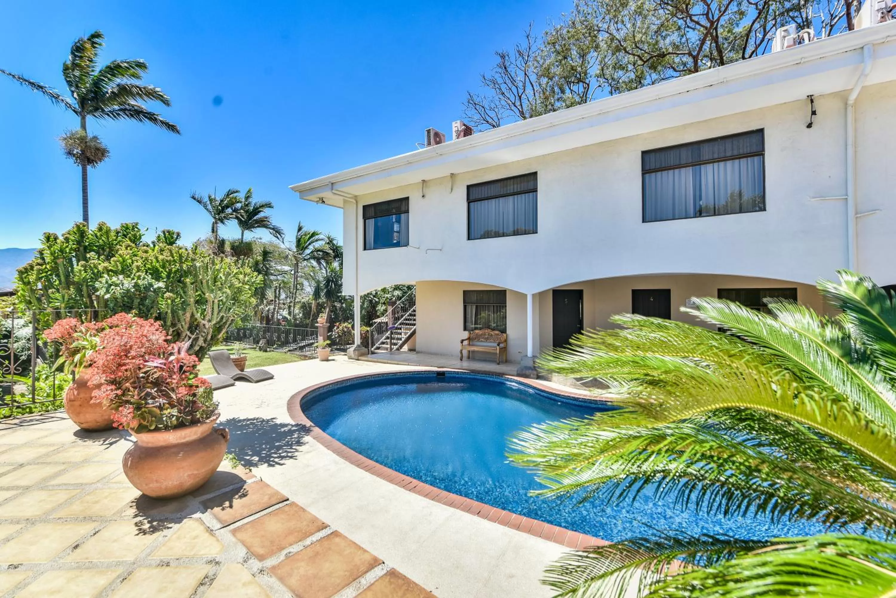 Pool view in La Riviera Hotel