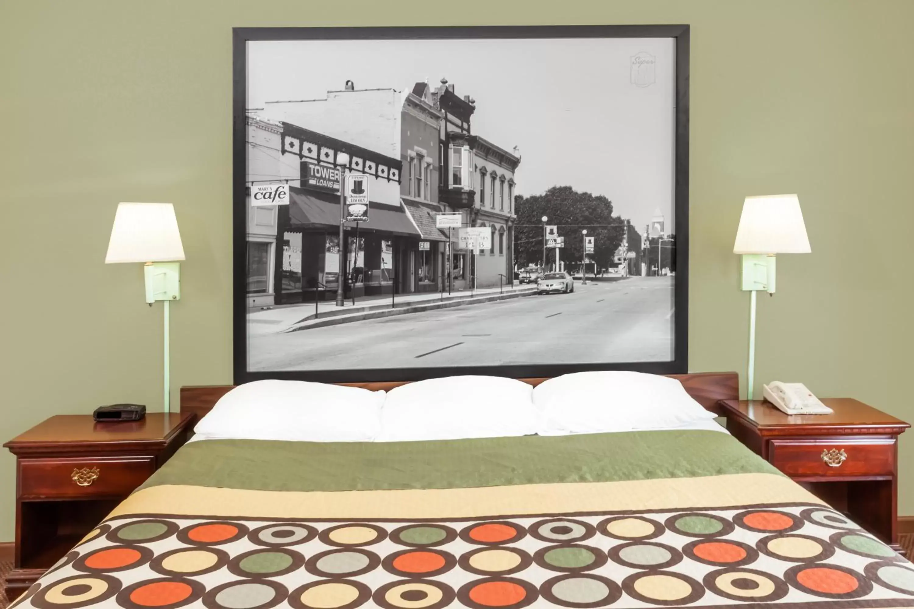 Standard King Room - Smoking in Super 8 by Wyndham Lincoln Standard King Room - Smoking in Super 8 by Wyndham Lincoln