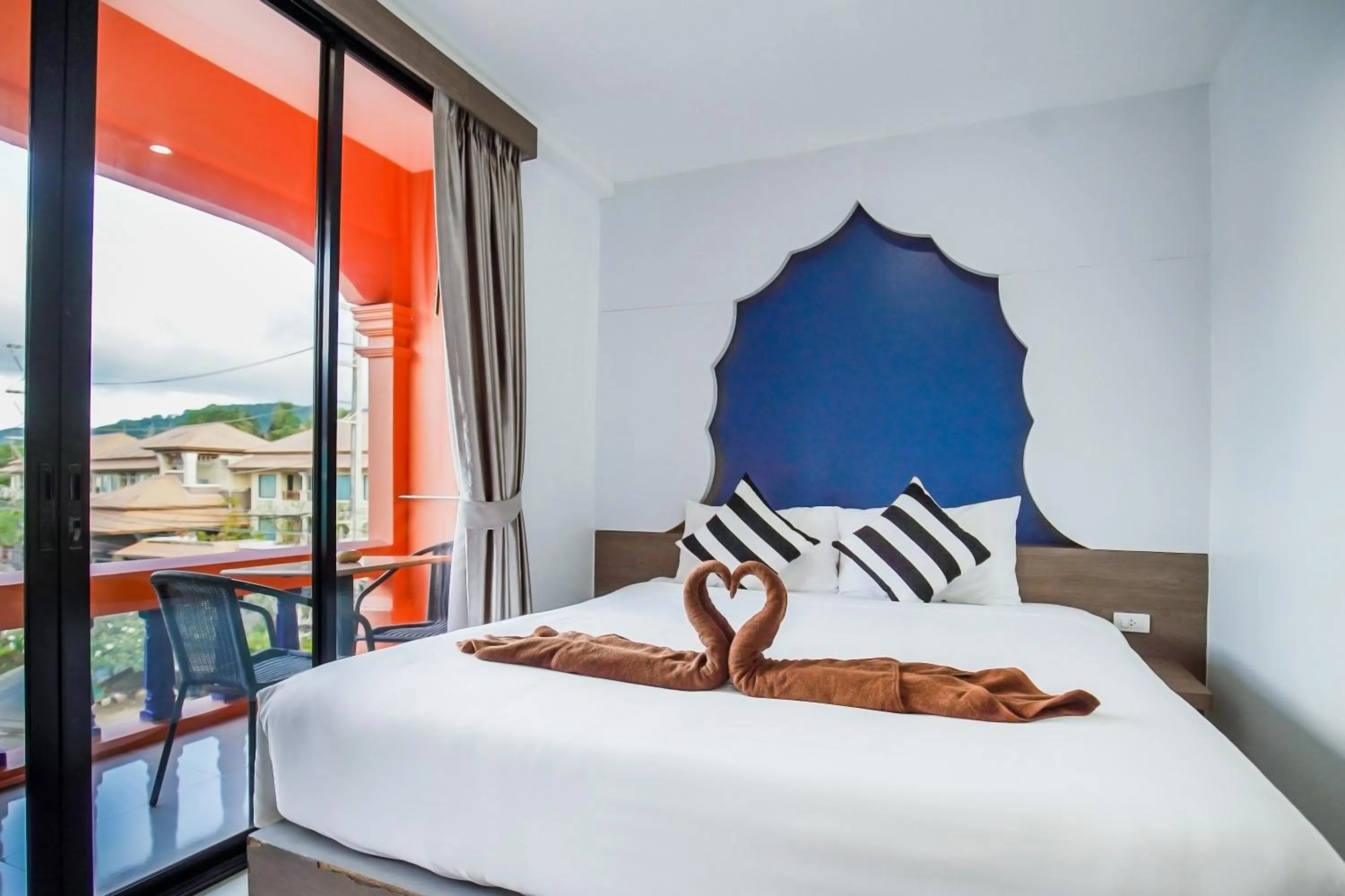 Photo of the whole room, Bed in Khaleej Mass Hotel Patong