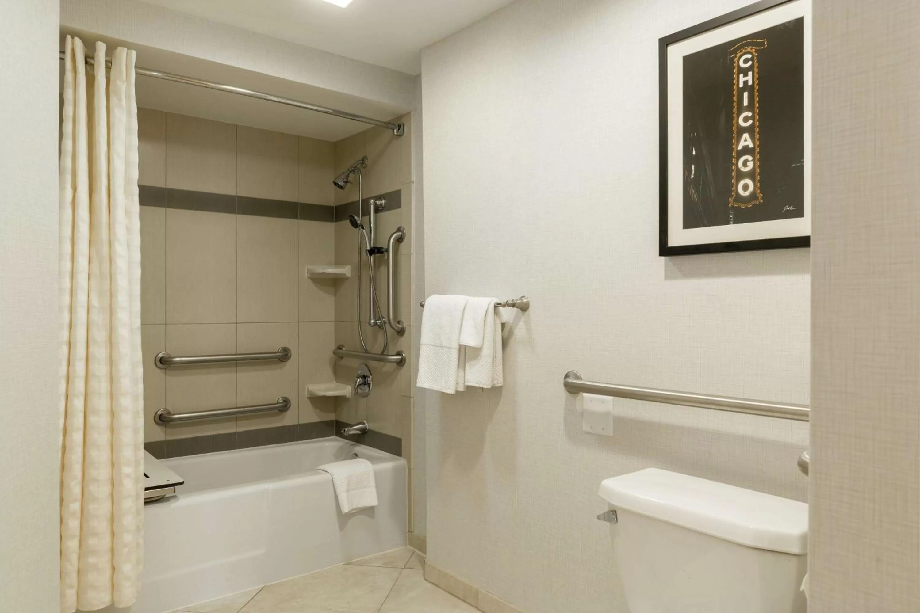 Bathroom in Hilton Chicago/Oak Lawn