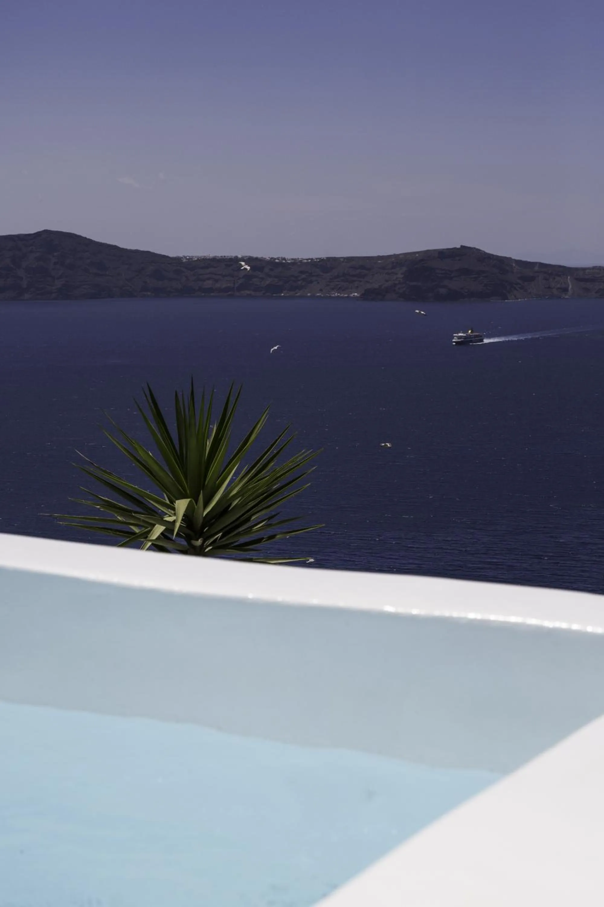 Hot Tub in Trieris Villa & Suites