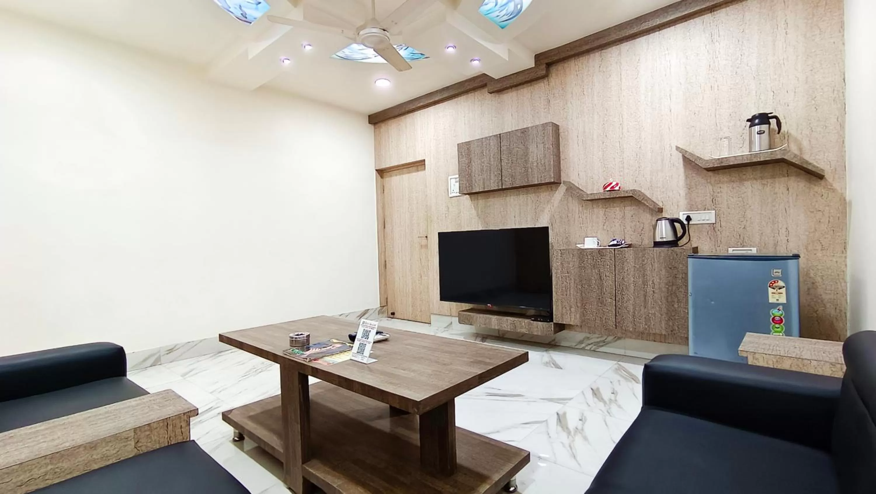 TV and multimedia, Seating Area in Hotel Samrat