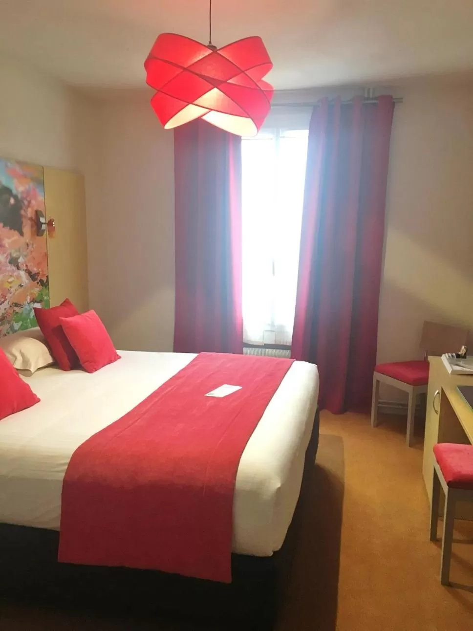 Bed in Best Western Le Vinci Loire Valley