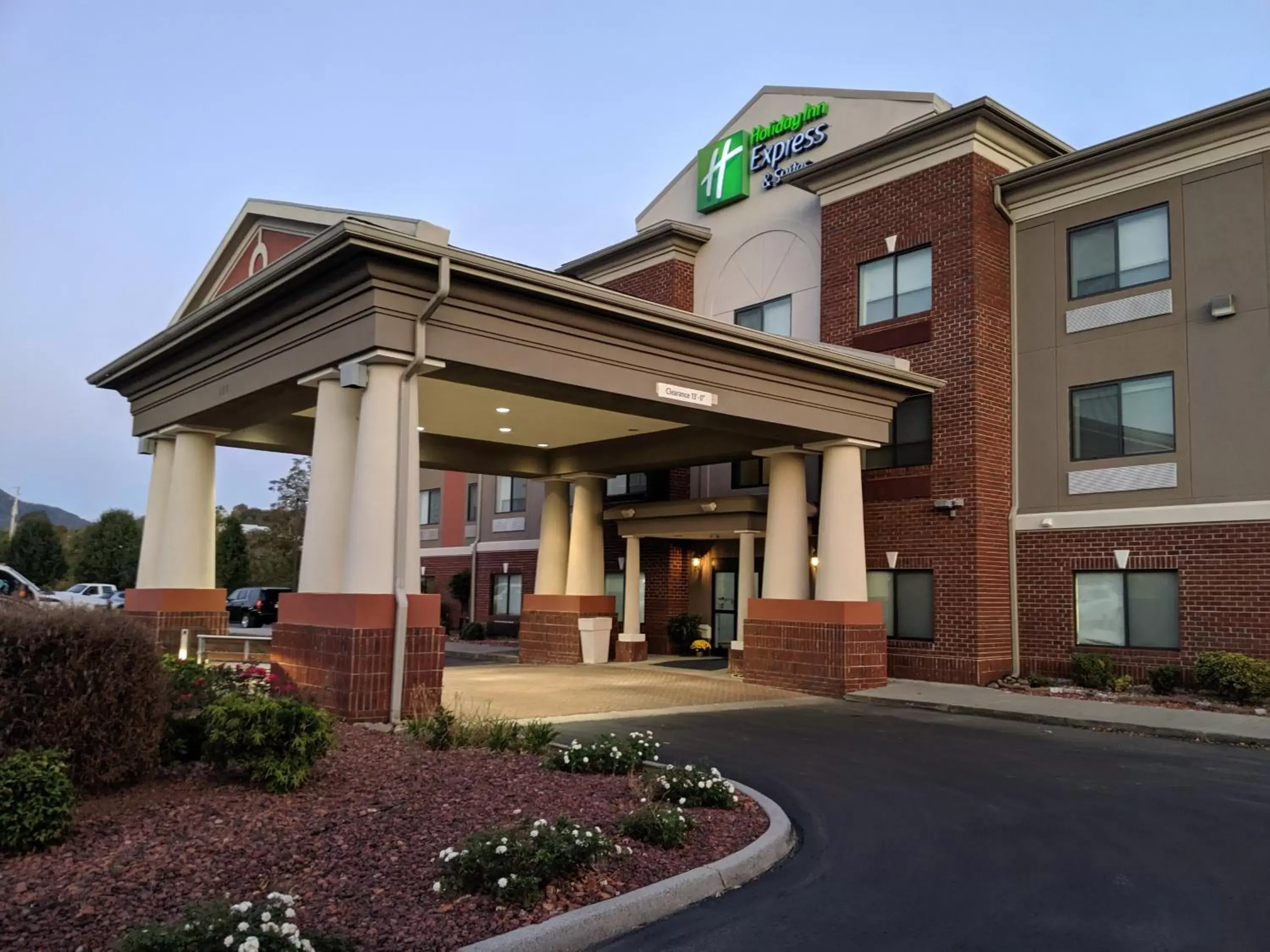 Holiday Inn Express Hotel & Suites Claypool Hill -Richlands Area by IHG Holiday Inn Express Hotel & Suites Claypool Hill -Richlands Area by IHG