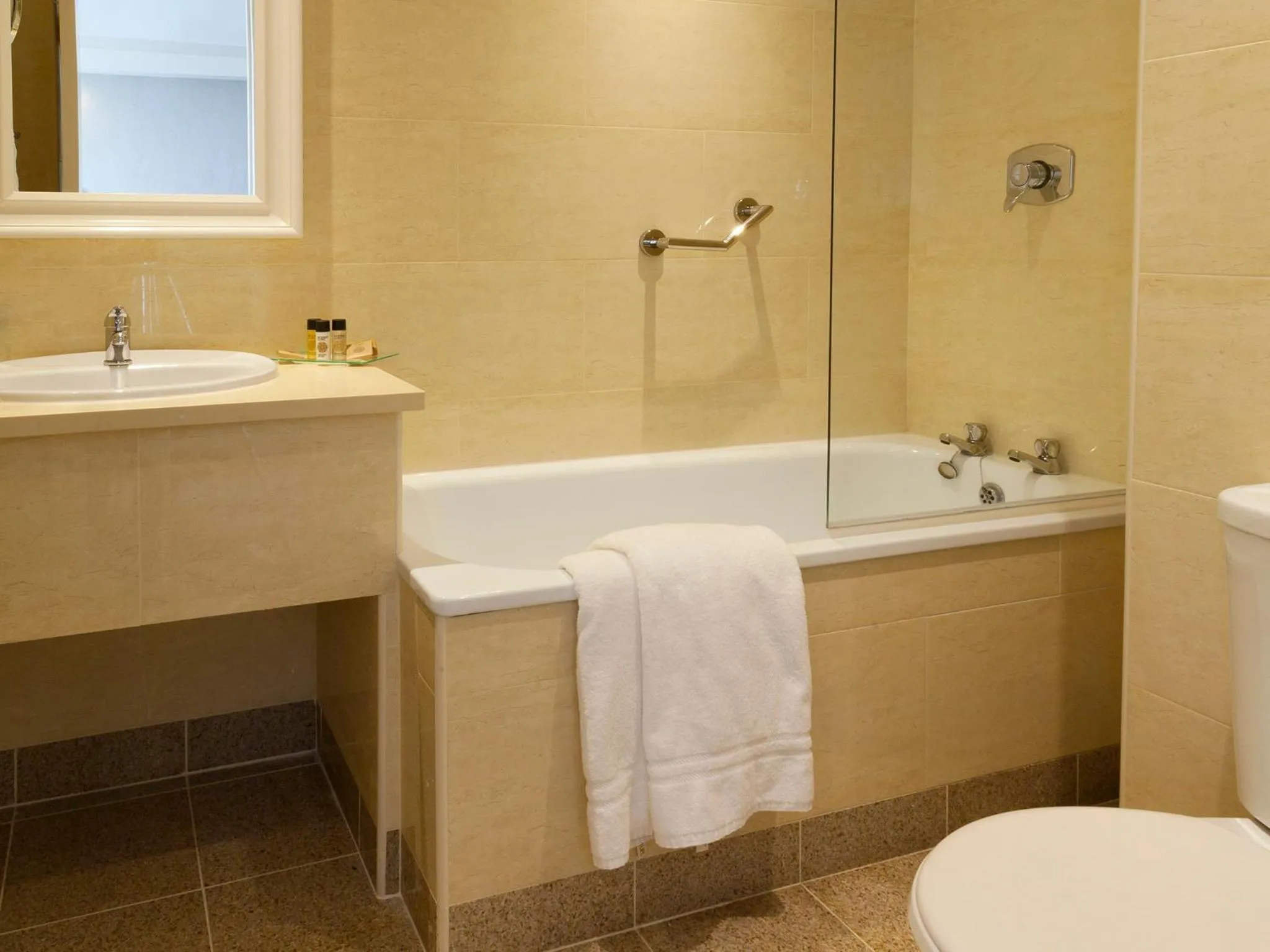 Bathroom in Bonnington Hotel & Leisure Centre