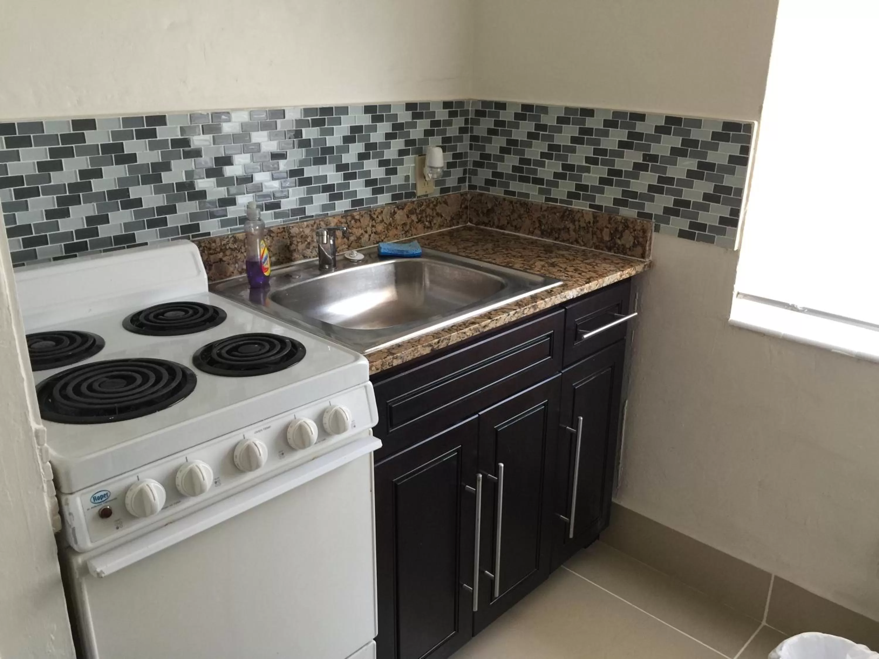 Kitchen or kitchenette in Pelican By The Sea