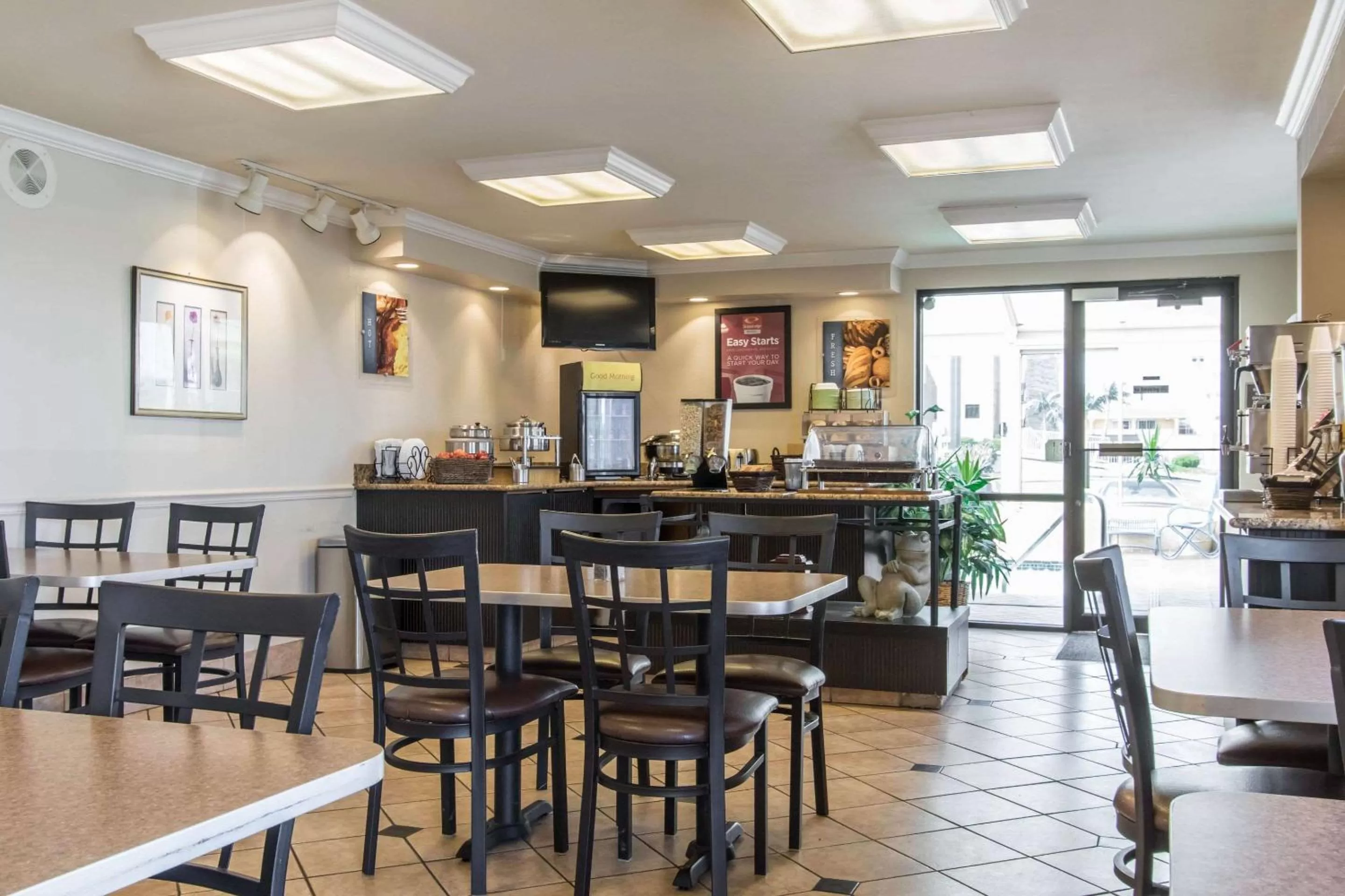 Restaurant/places to eat in Econo Lodge Inn & Suites Joplin