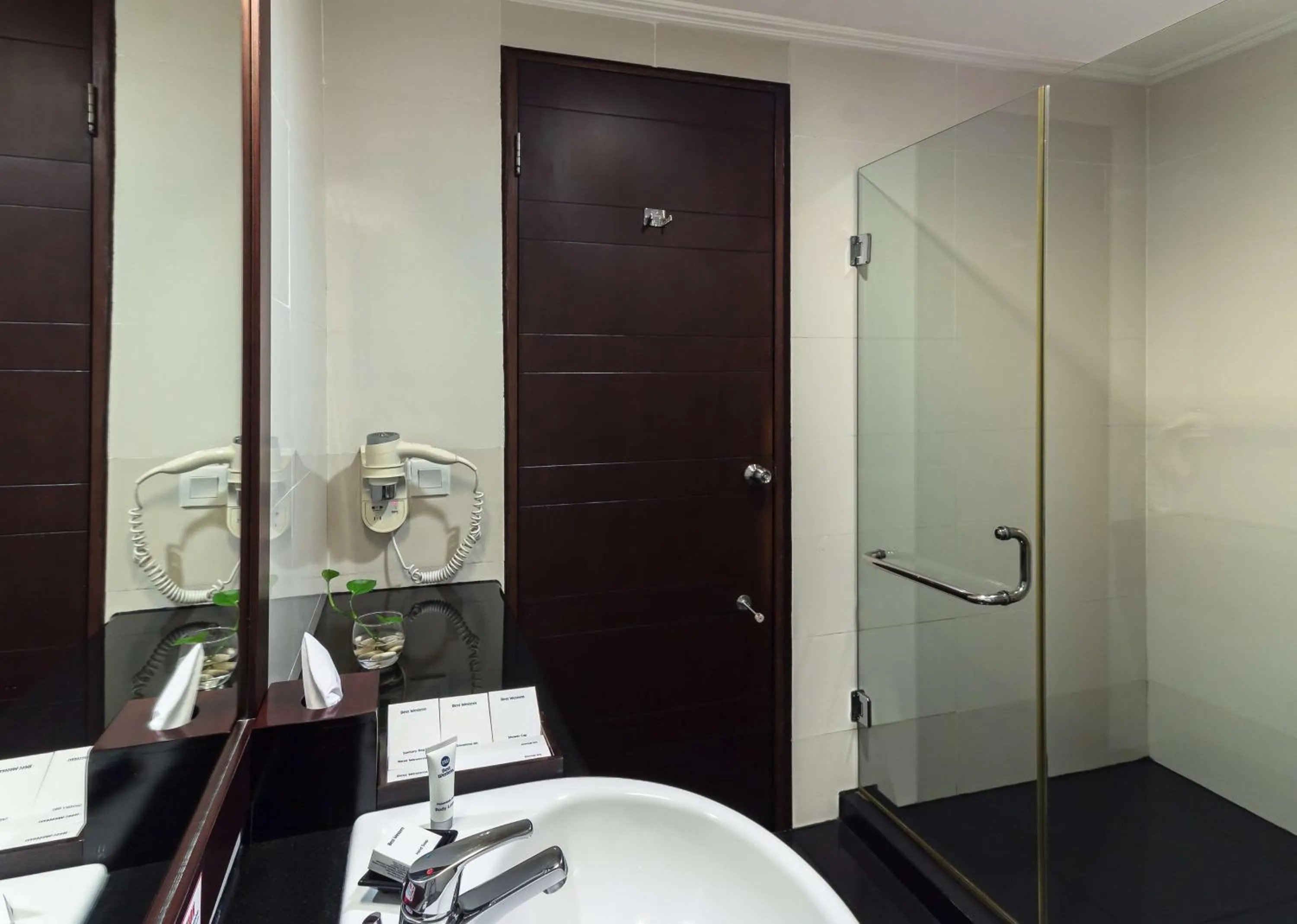 Bathroom in Best Western Mangga Dua Hotel & Residence