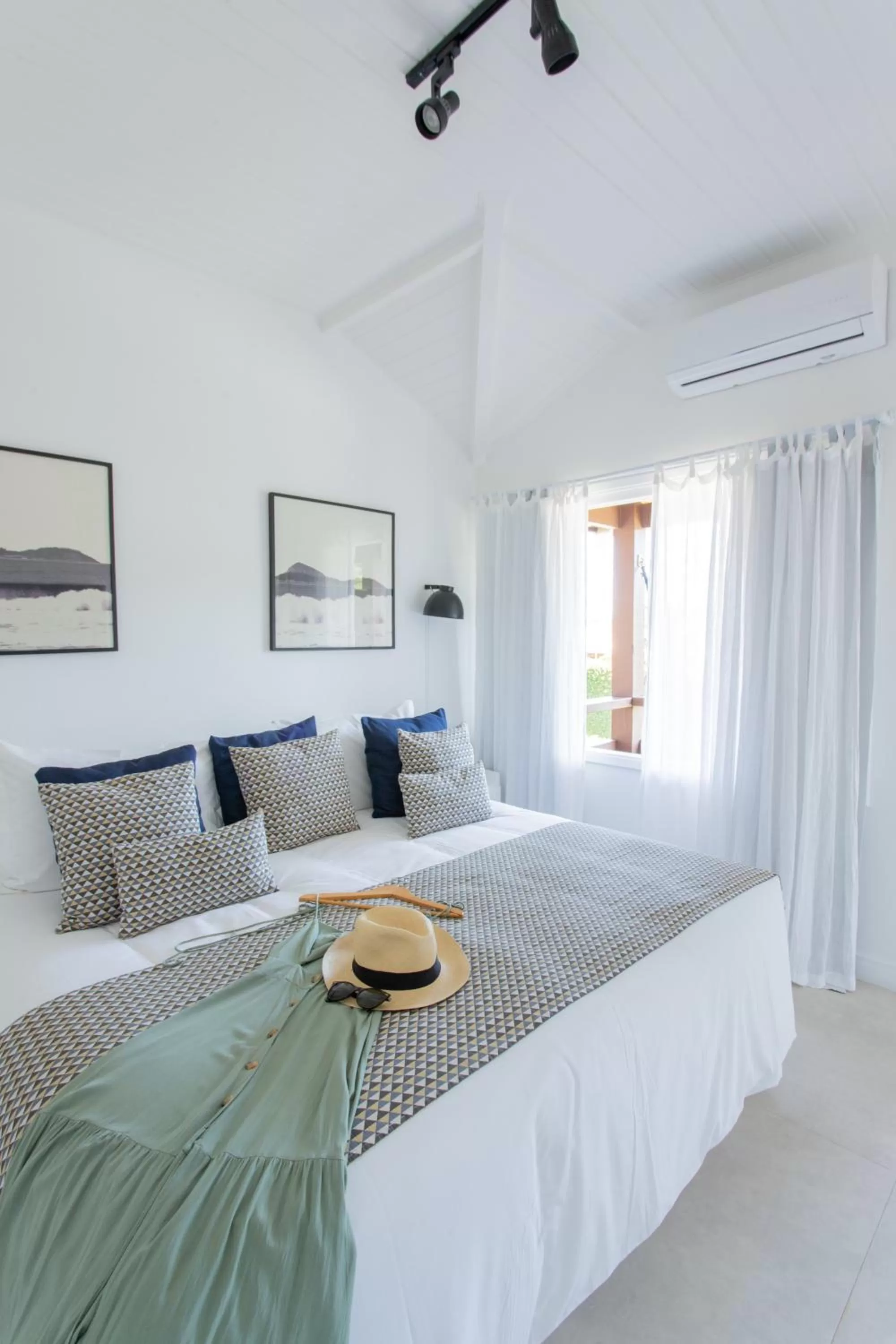 Bed in Jubarte Hotel by Insólito